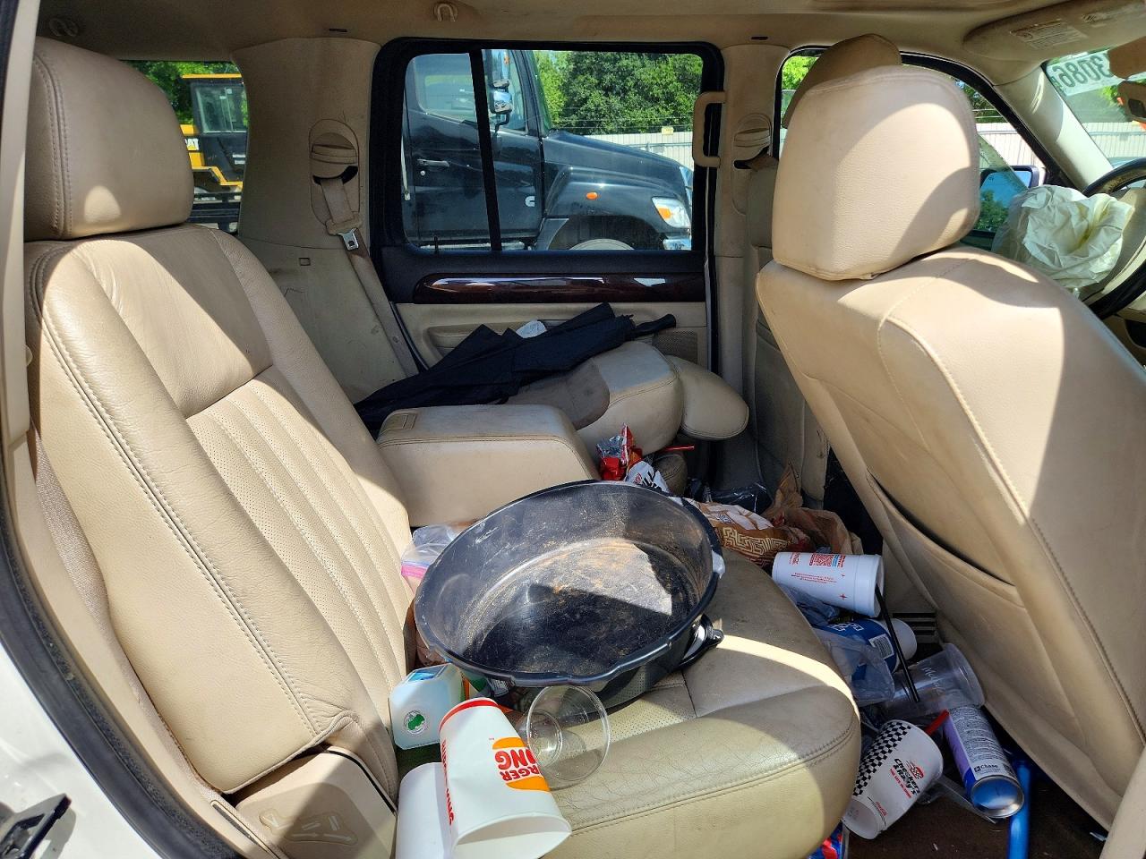 2003 Lincoln Aviator White vin: 5LMEU68H33ZJ01159
