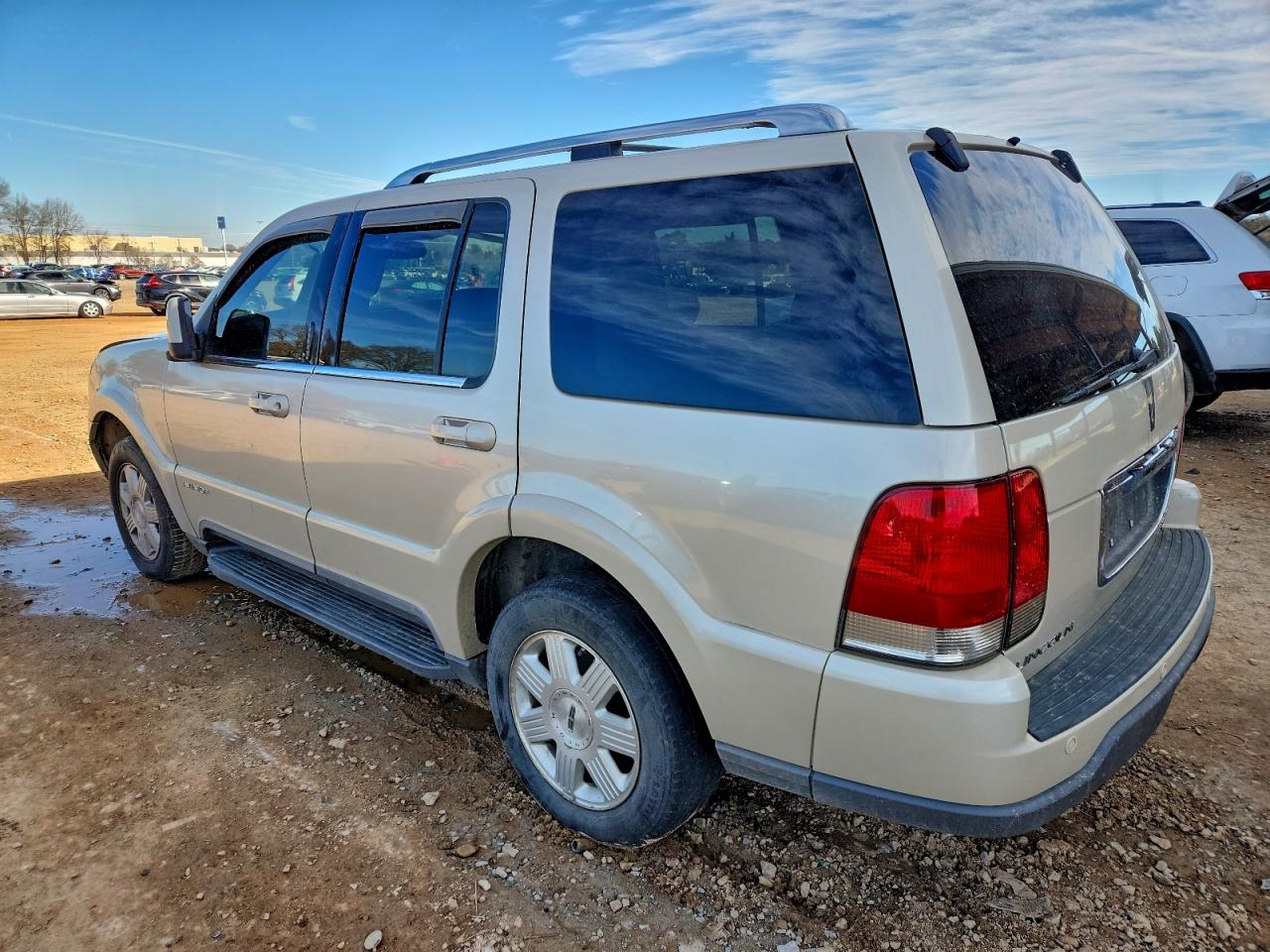 2005 Lincoln Aviator Beige vin: 5LMEU68H65ZJ13230