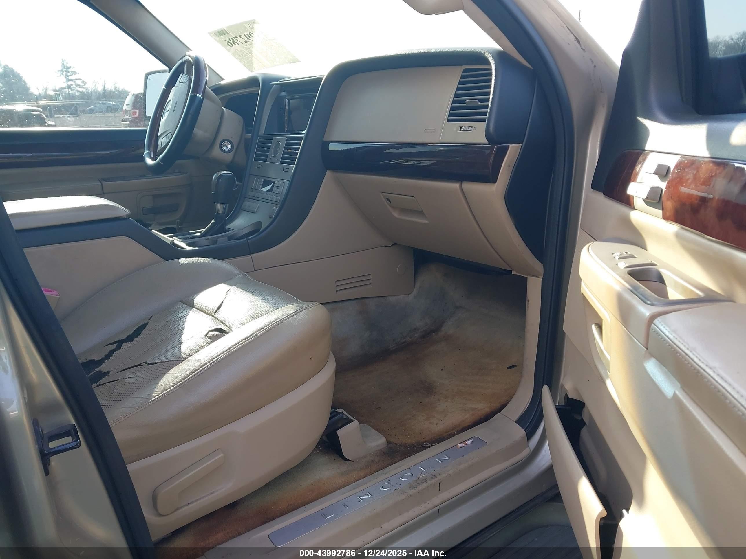 2005 Lincoln Aviator   Желто-коричневый vin: 5LMEU68H65ZJ13518
