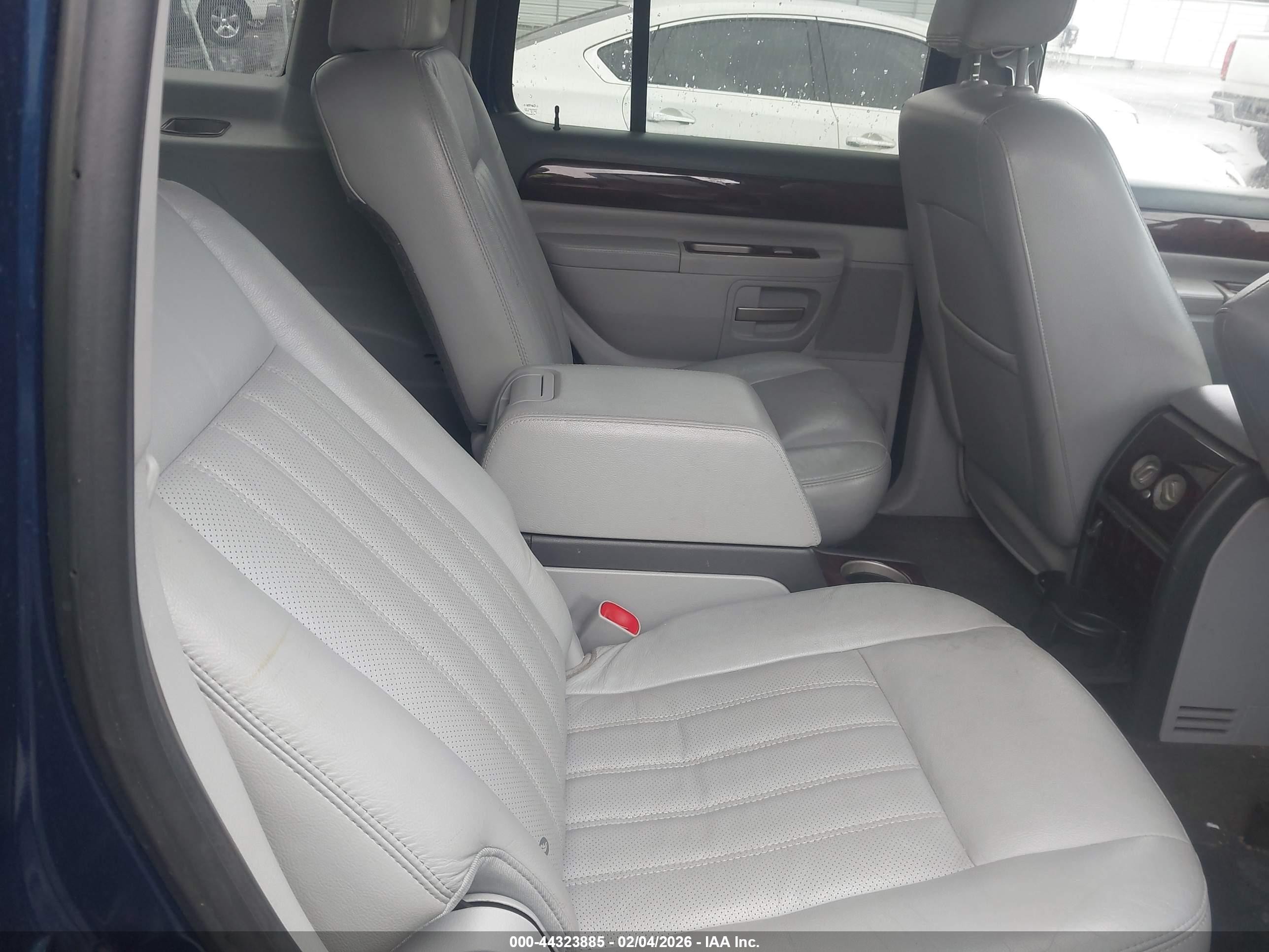 2004 Lincoln Aviator Luxury Синий vin: 5LMEU68H74ZJ04292