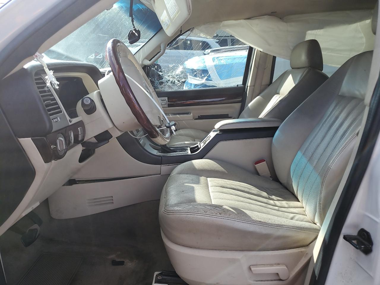 2003 Lincoln Aviator White vin: 5LMEU78H93ZJ42255