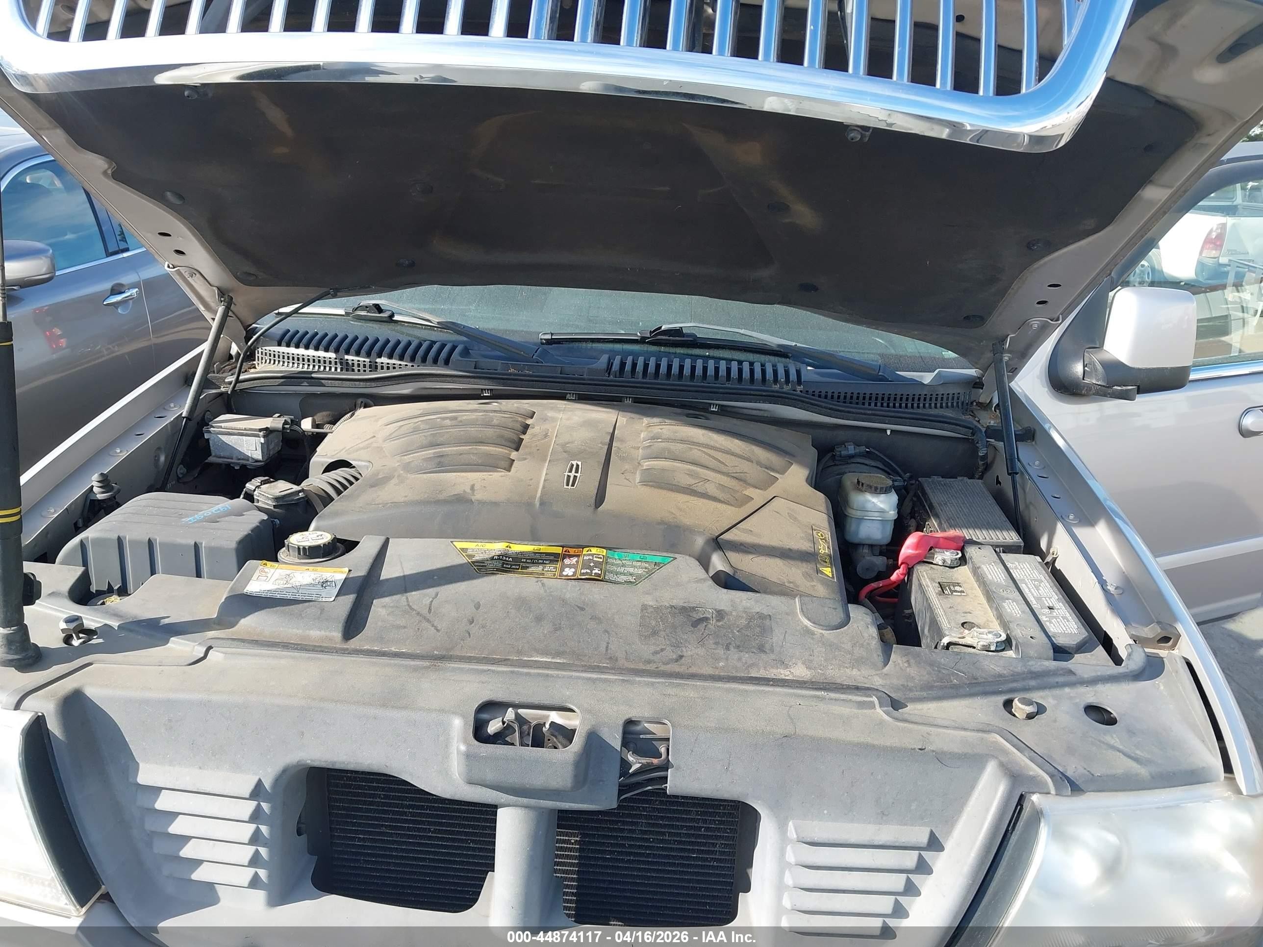 2005 Lincoln Aviator   Silver vin: 5LMEU88H65ZJ28824