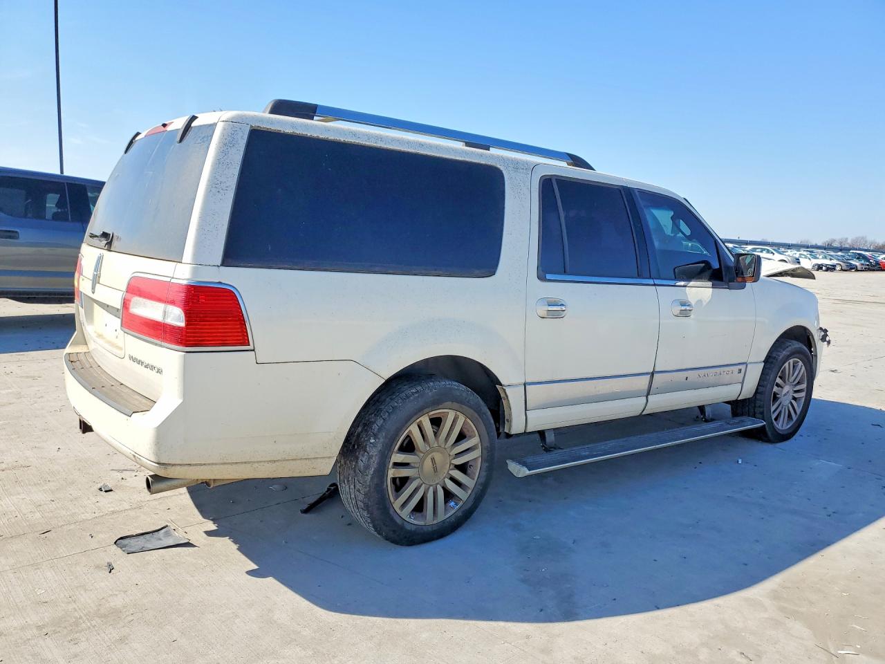 2008 Lincoln Navigator L White vin: 5LMFL27538LJ02975