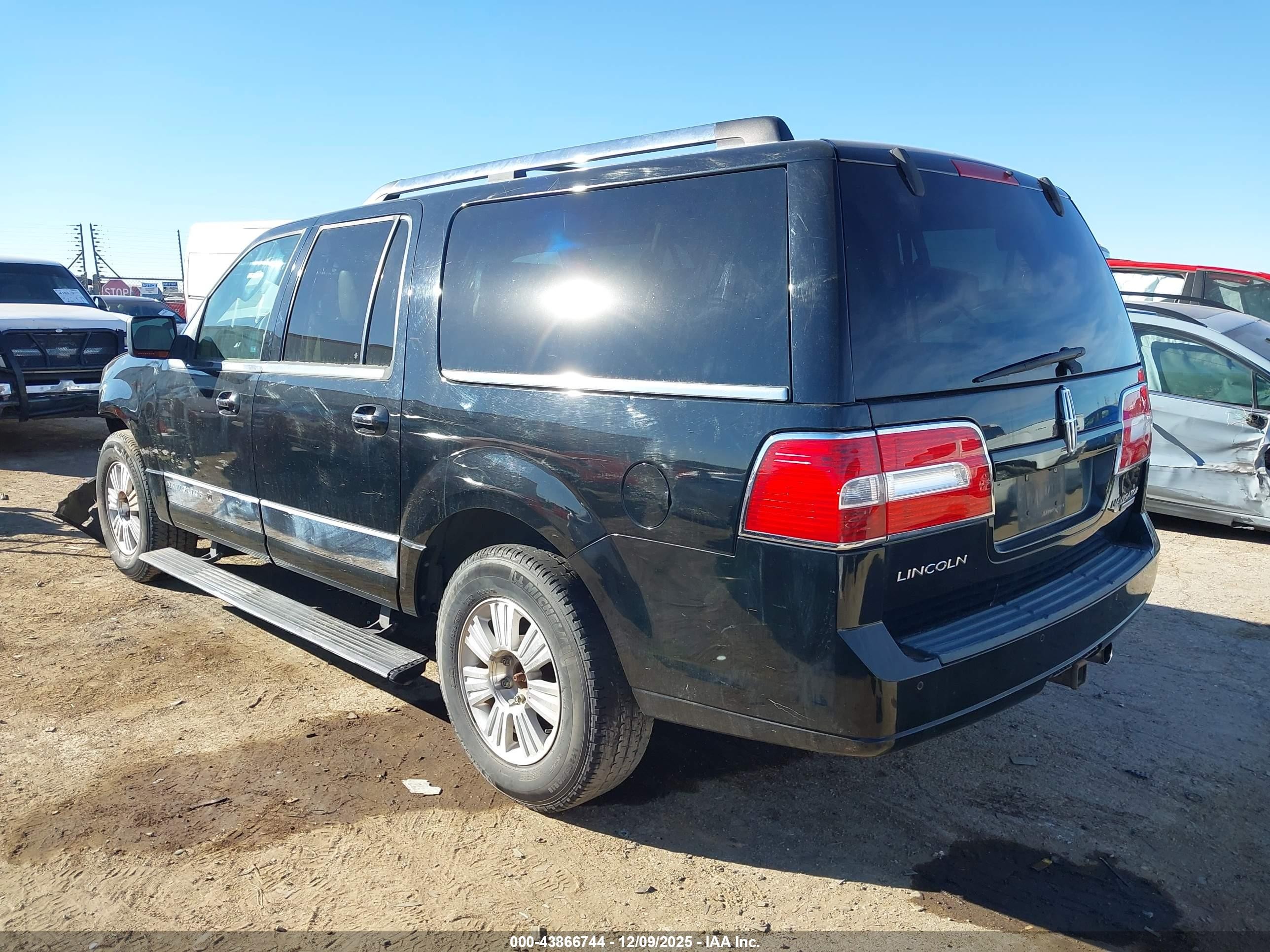 2009 Lincoln Navigator L   Черный vin: 5LMFL27539EJ01864