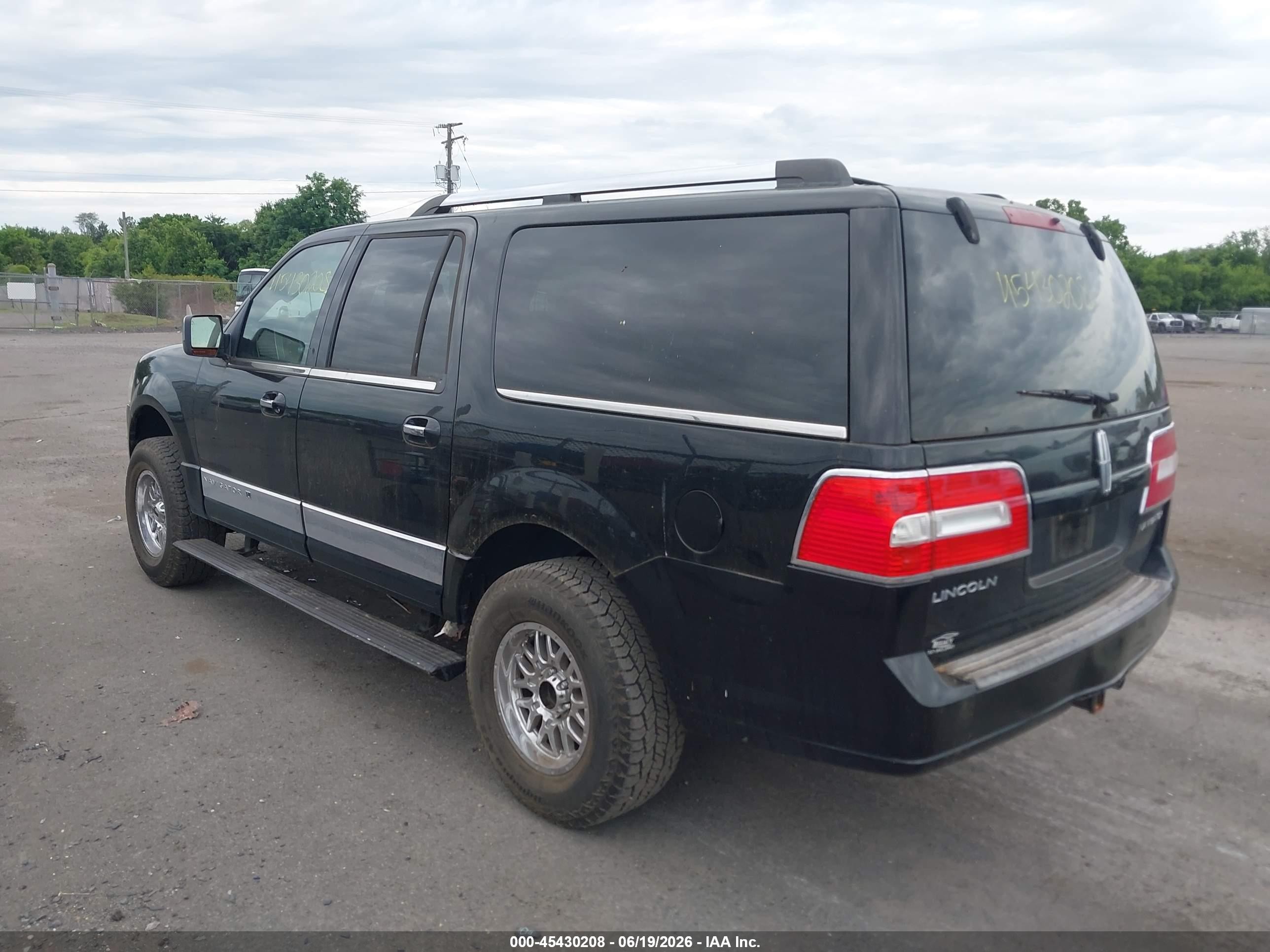 2008 Lincoln Navigator L   Black vin: 5LMFL28518LJ11737