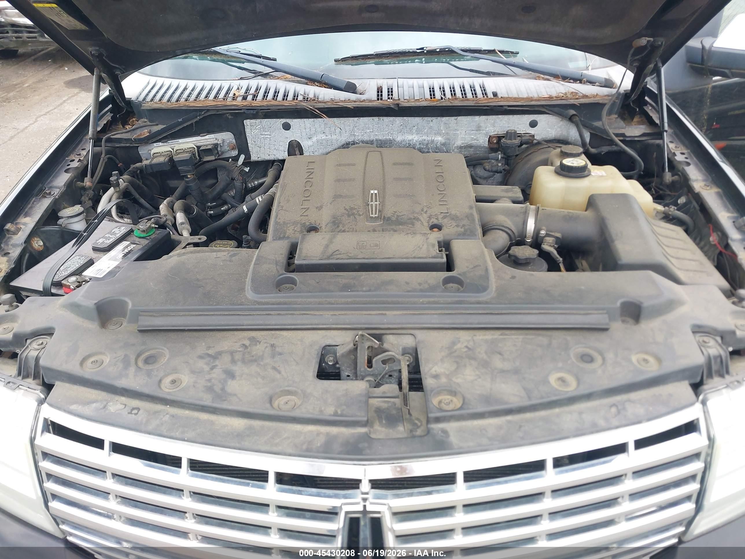 2008 Lincoln Navigator L   Black vin: 5LMFL28518LJ11737