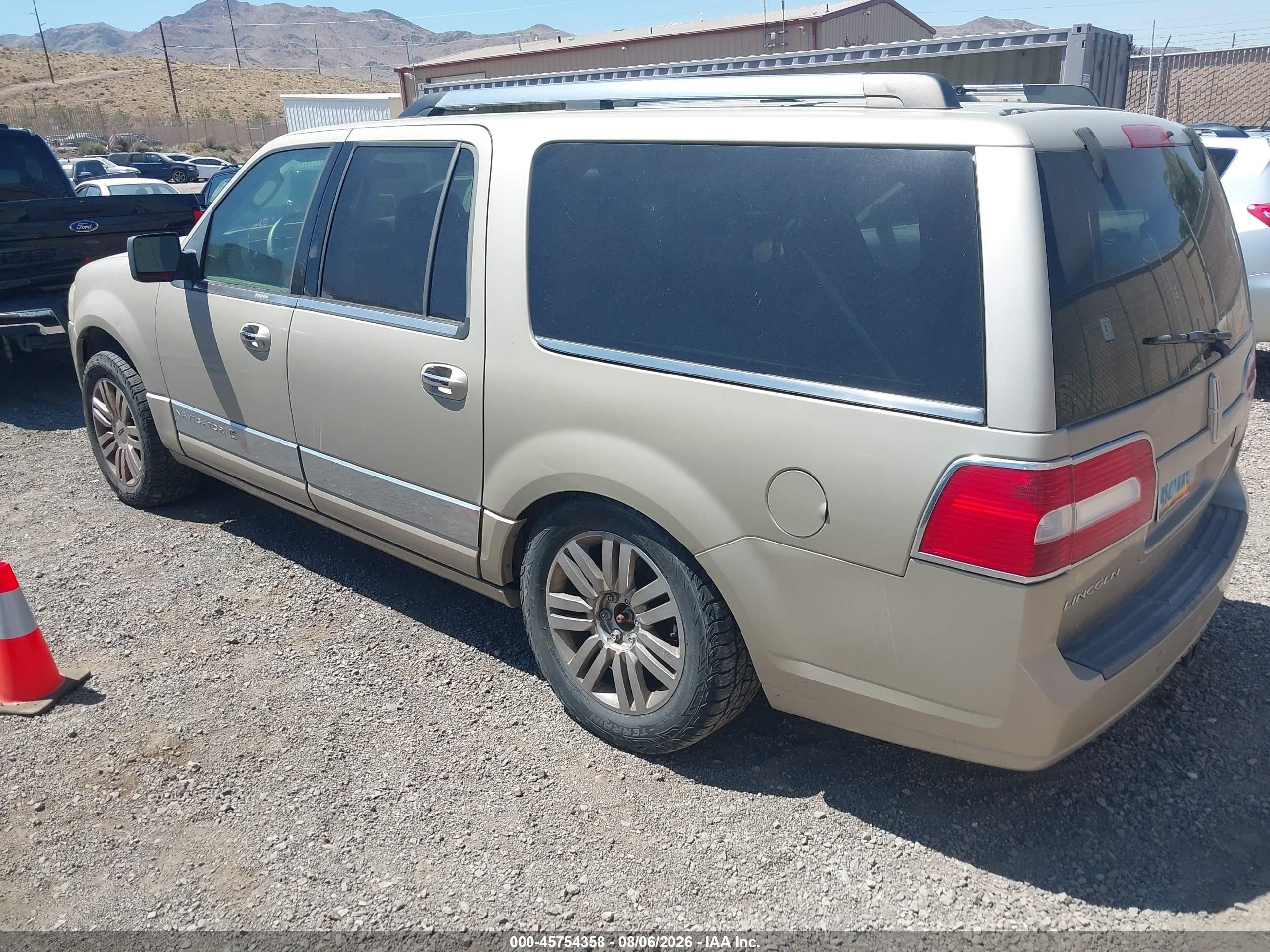 2007 Lincoln Navigator L   Brown vin: 5LMFL28577LJ10624