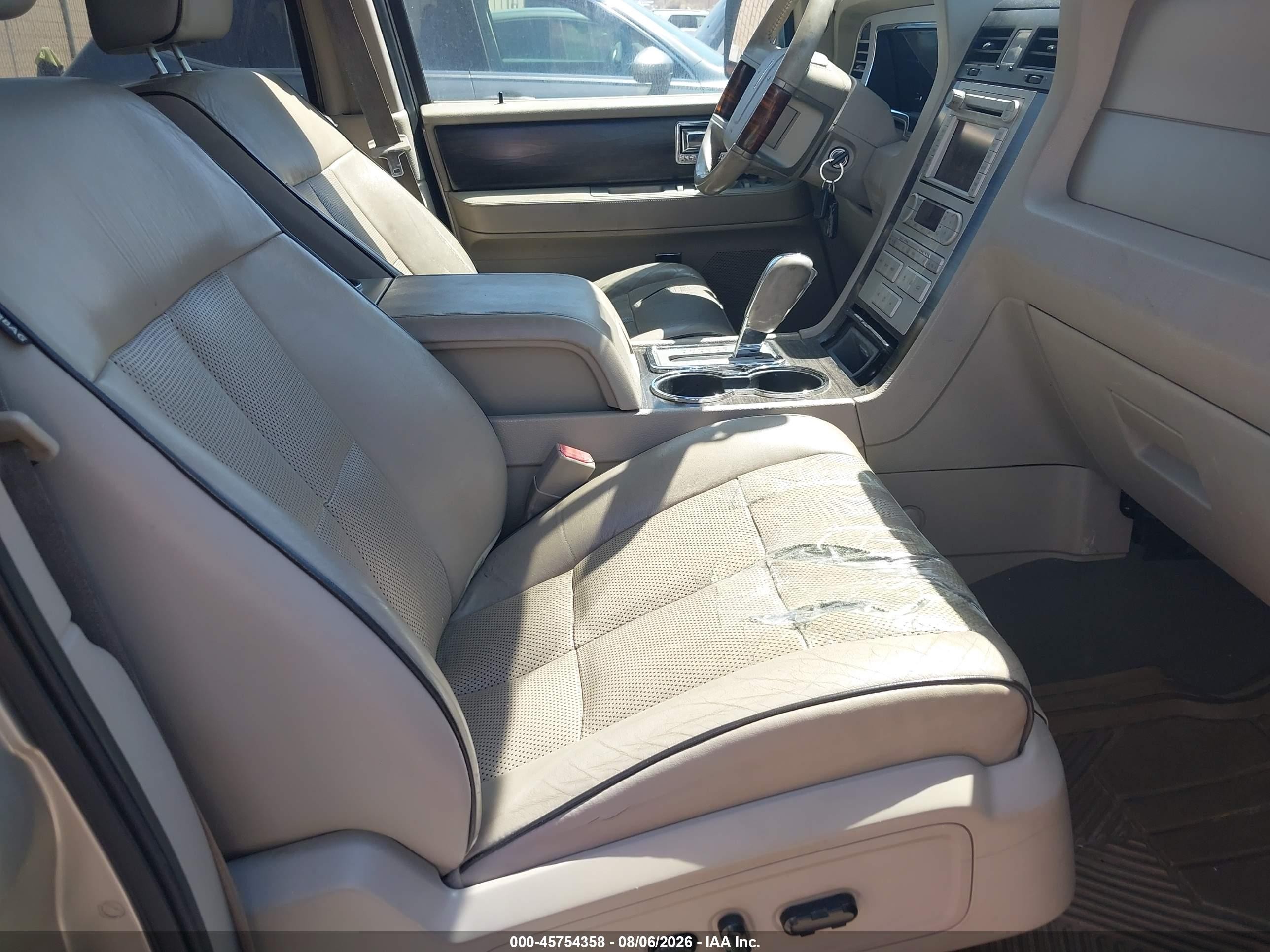 2007 Lincoln Navigator L   Brown vin: 5LMFL28577LJ10624