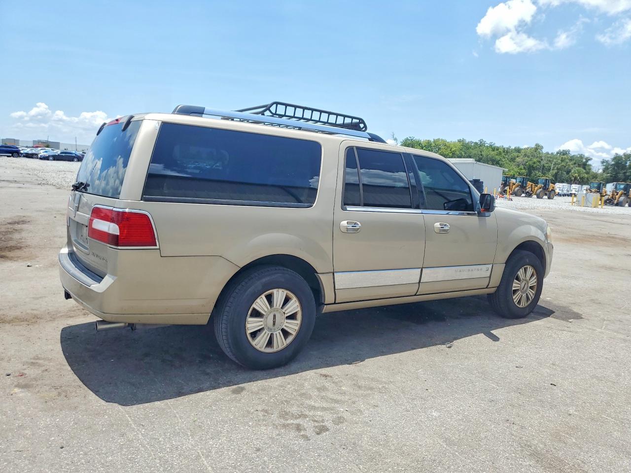 2007 Lincoln Navigator L Желто-коричневый vin: 5LMFL285X7LJ24176
