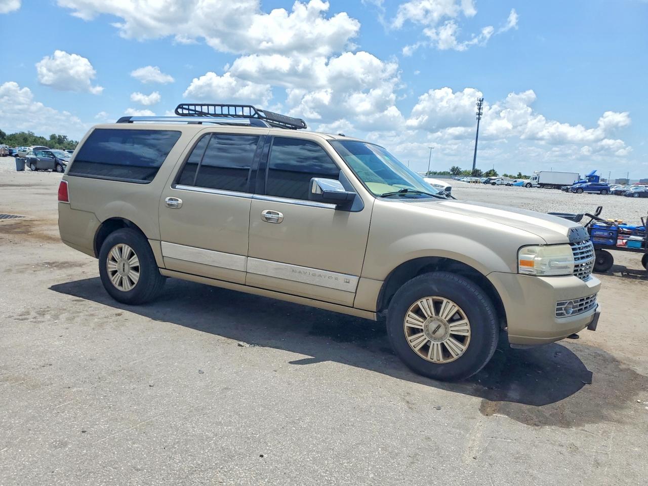 2007 Lincoln Navigator L Желто-коричневый vin: 5LMFL285X7LJ24176