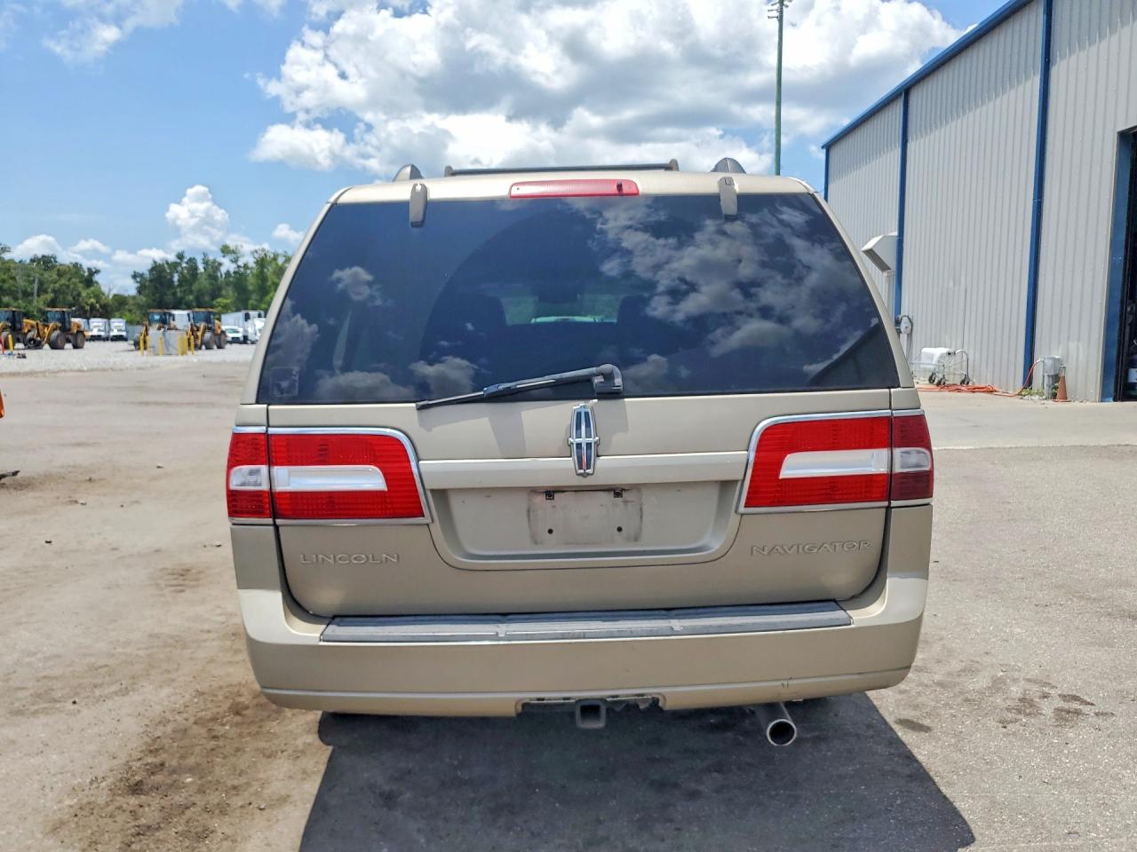 2007 Lincoln Navigator L Желто-коричневый vin: 5LMFL285X7LJ24176