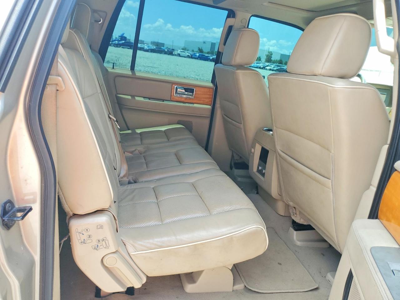 2007 Lincoln Navigator L Желто-коричневый vin: 5LMFL285X7LJ24176