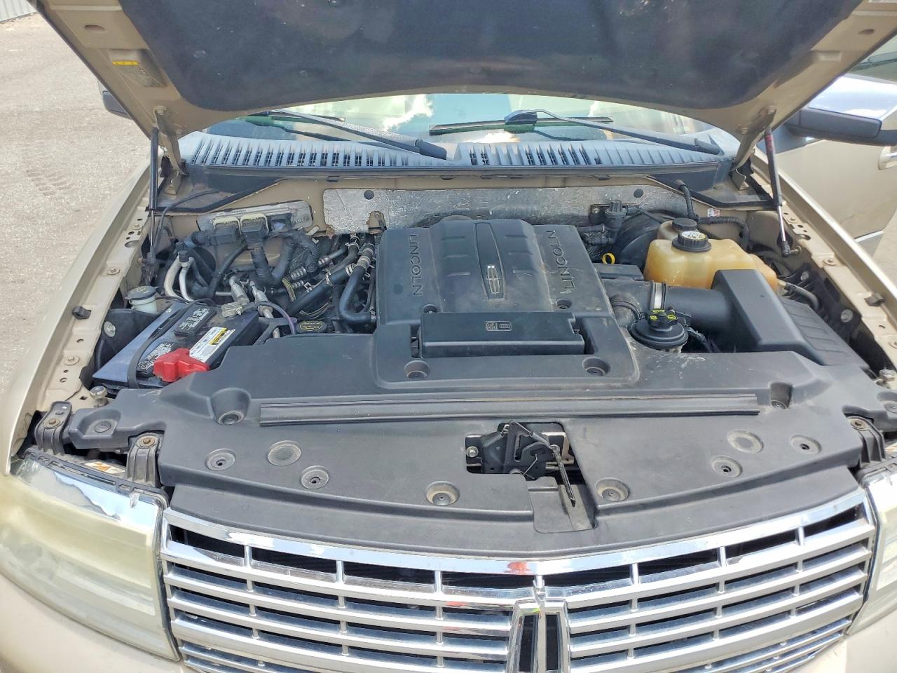 2007 Lincoln Navigator L Желто-коричневый vin: 5LMFL285X7LJ24176