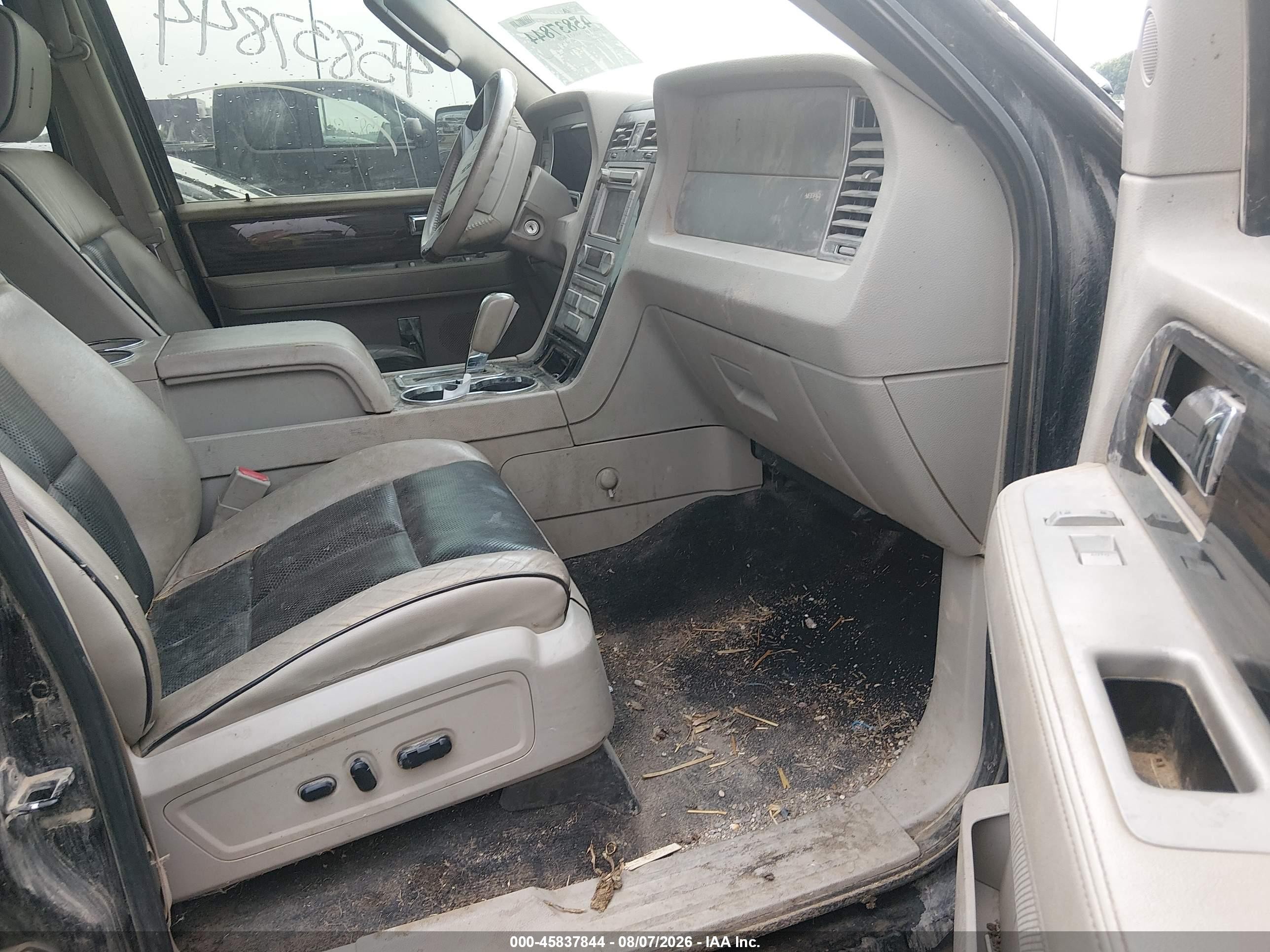 2008 Lincoln Navigator L   Black vin: 5LMFL285X8LJ01613
