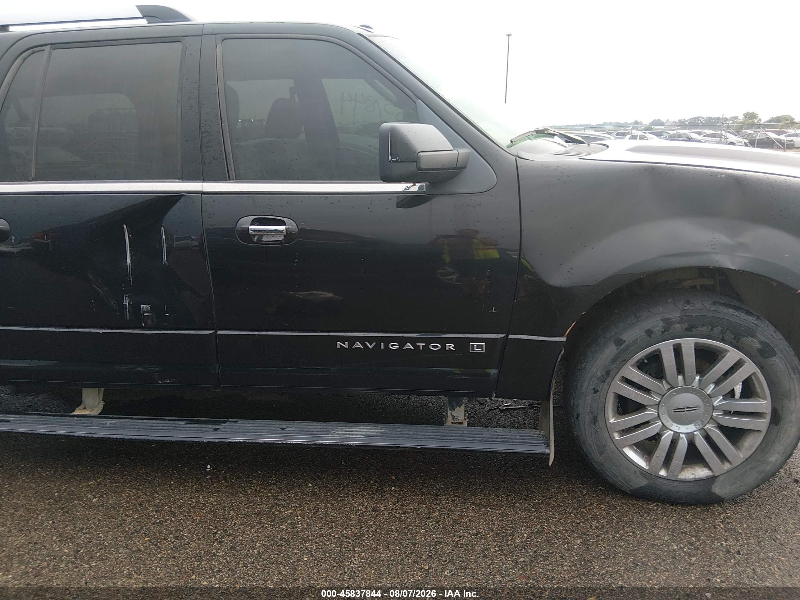 2008 Lincoln Navigator L   Black vin: 5LMFL285X8LJ01613