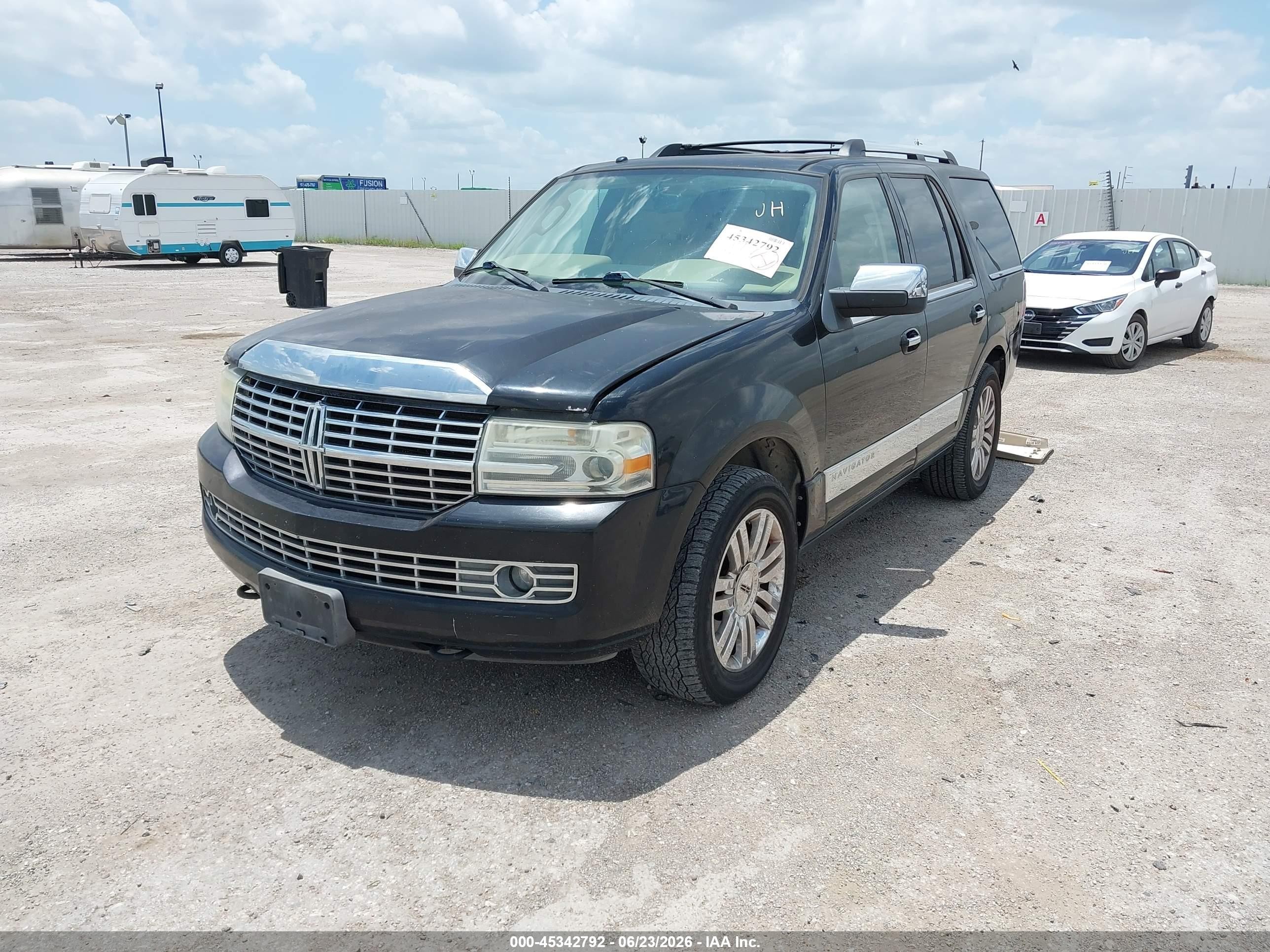 2008 Lincoln Navigator   Black vin: 5LMFU27508LJ04745