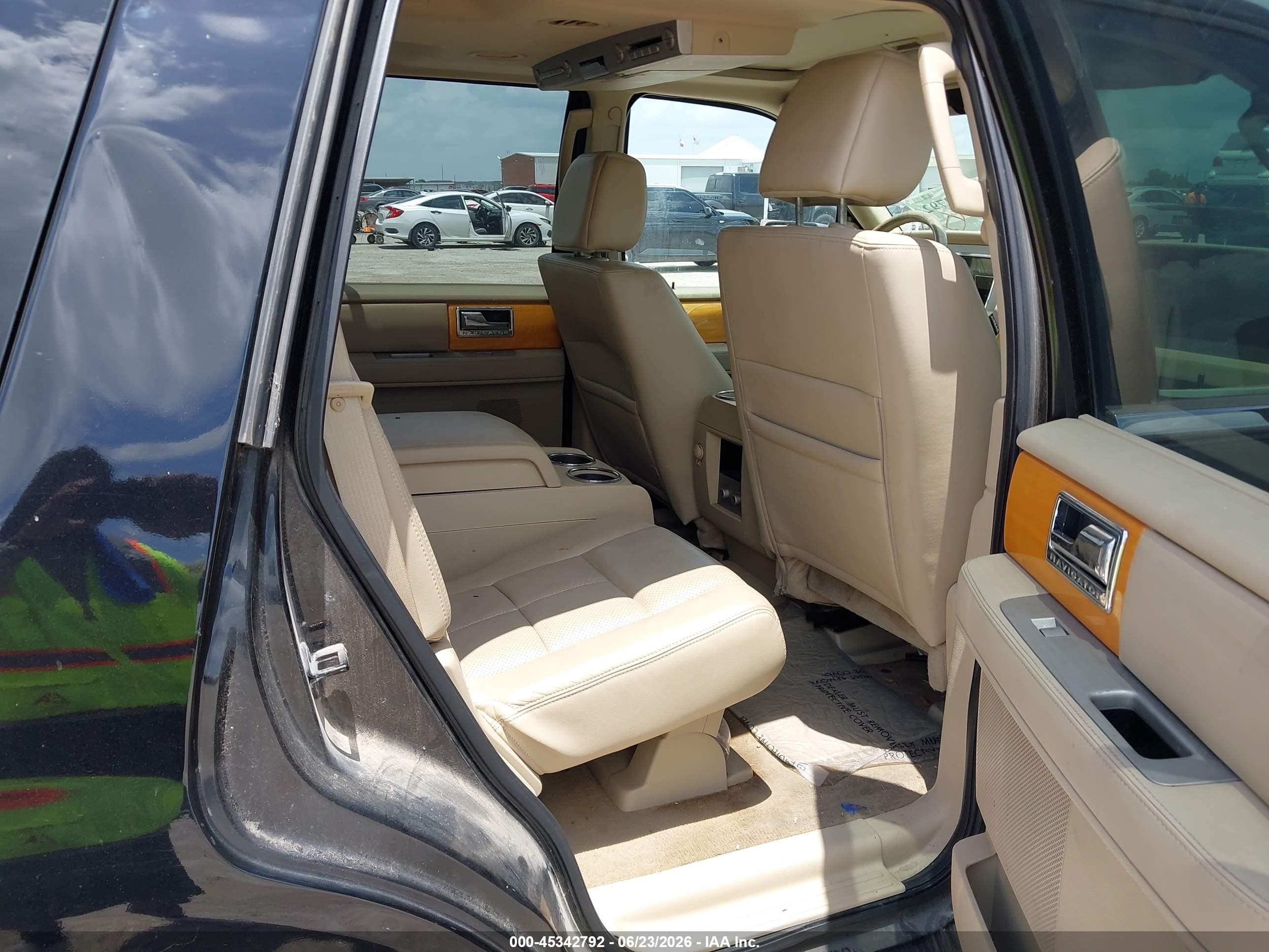 2008 Lincoln Navigator   Black vin: 5LMFU27508LJ04745
