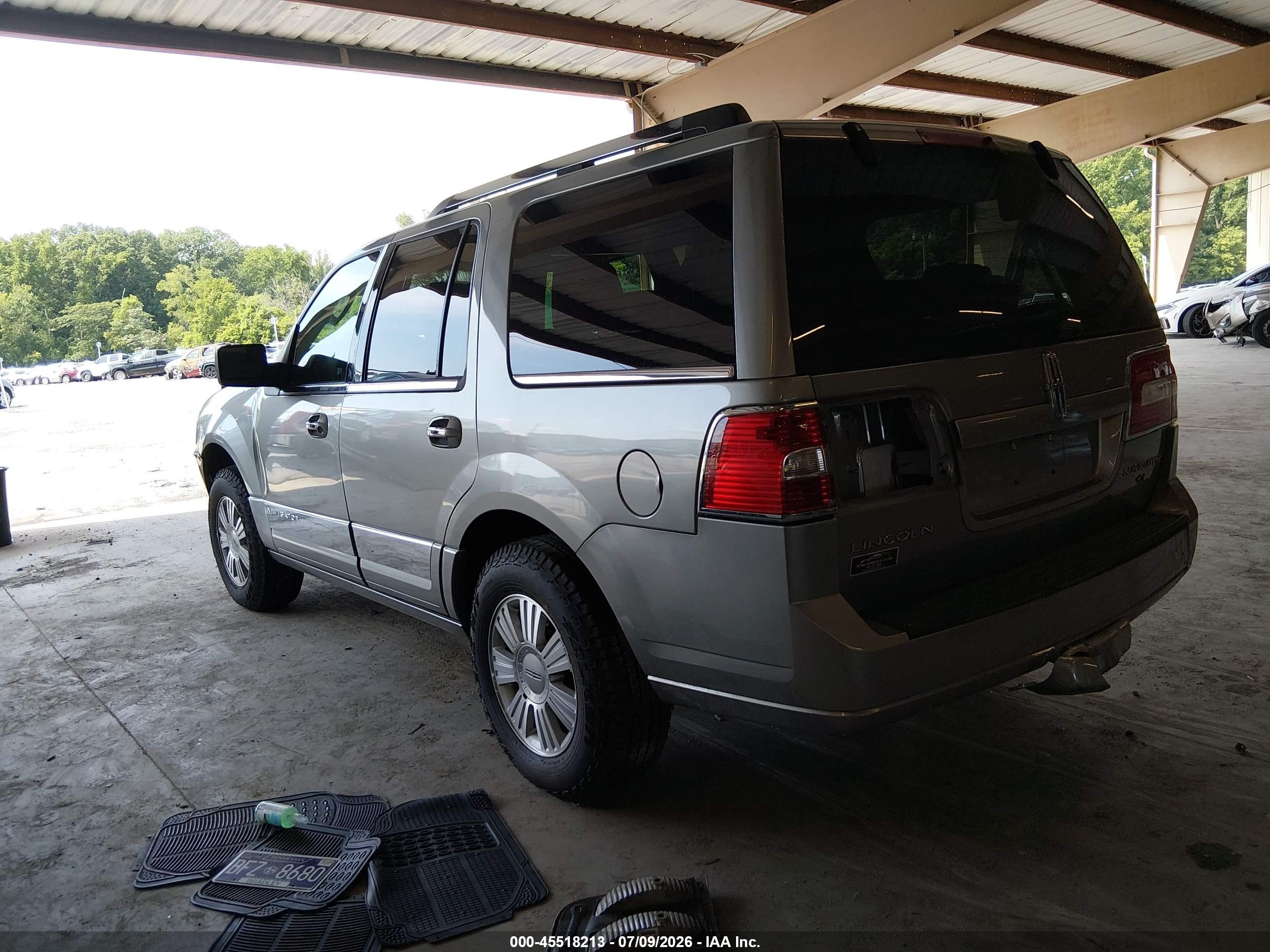 2008 Lincoln Navigator   Gray vin: 5LMFU27508LJ21920