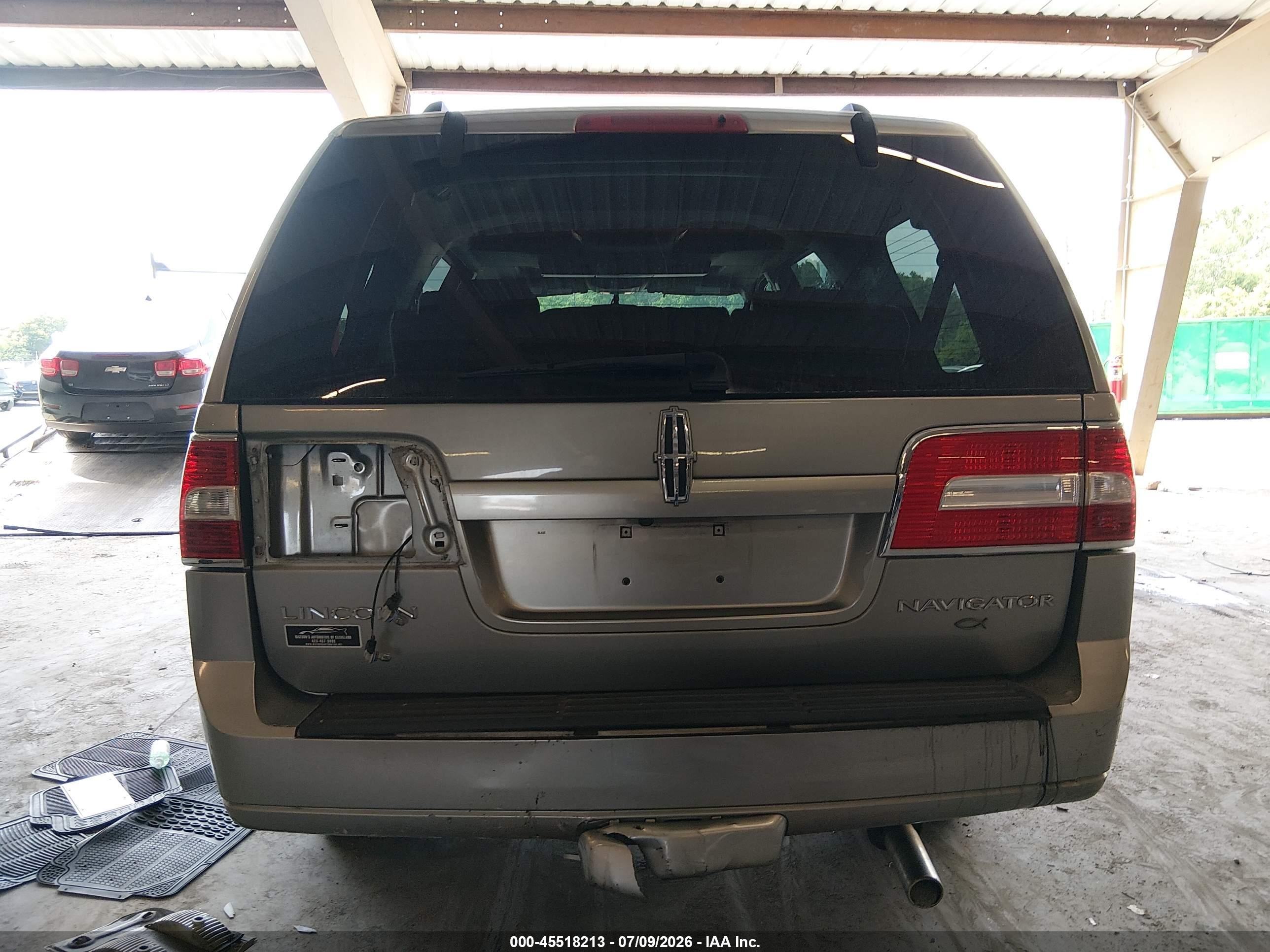 2008 Lincoln Navigator   Gray vin: 5LMFU27508LJ21920