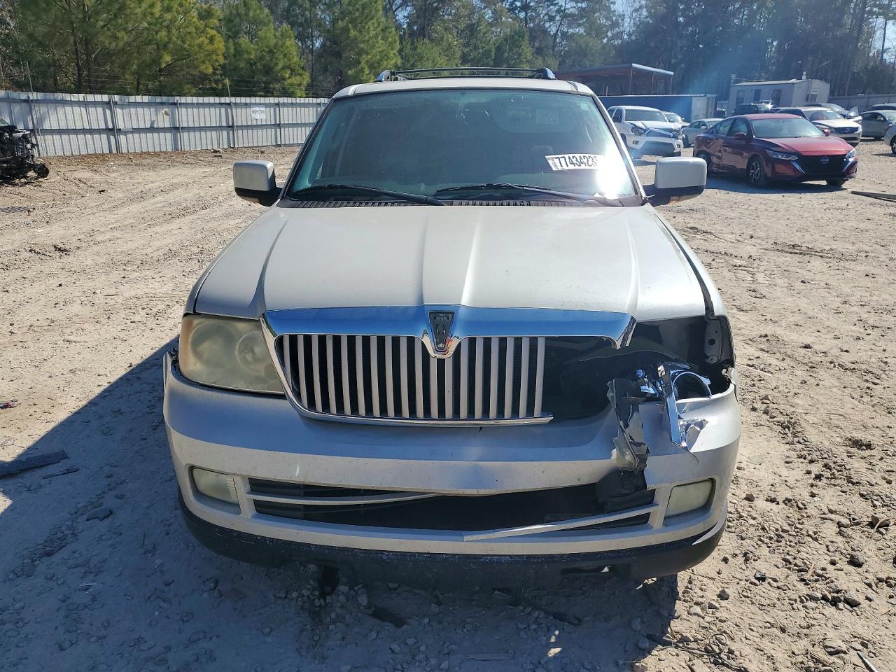 2005 Lincoln Navigator Beige vin: 5LMFU27515LJ13515