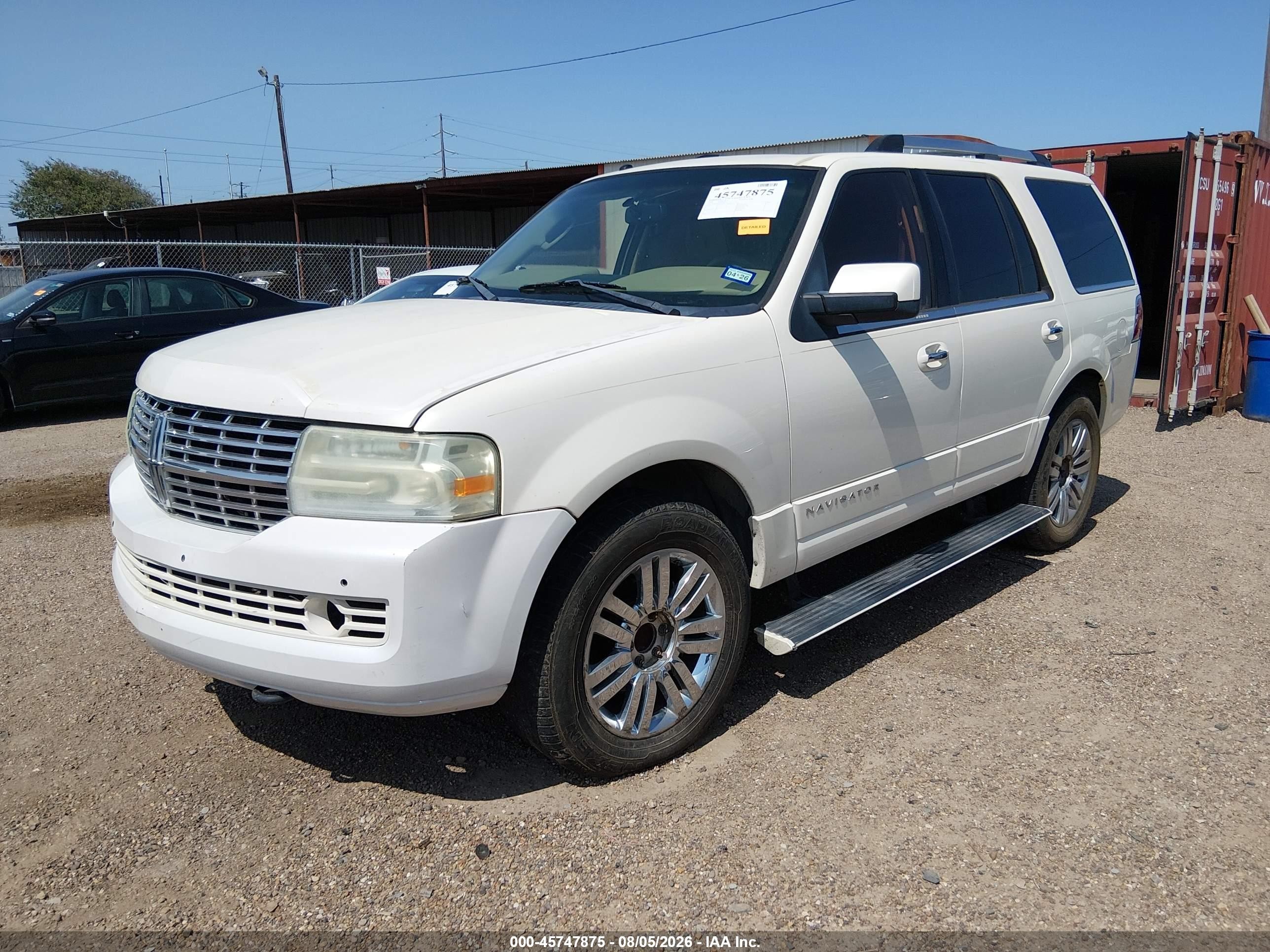 2008 Lincoln Navigator   White vin: 5LMFU27518LJ02275
