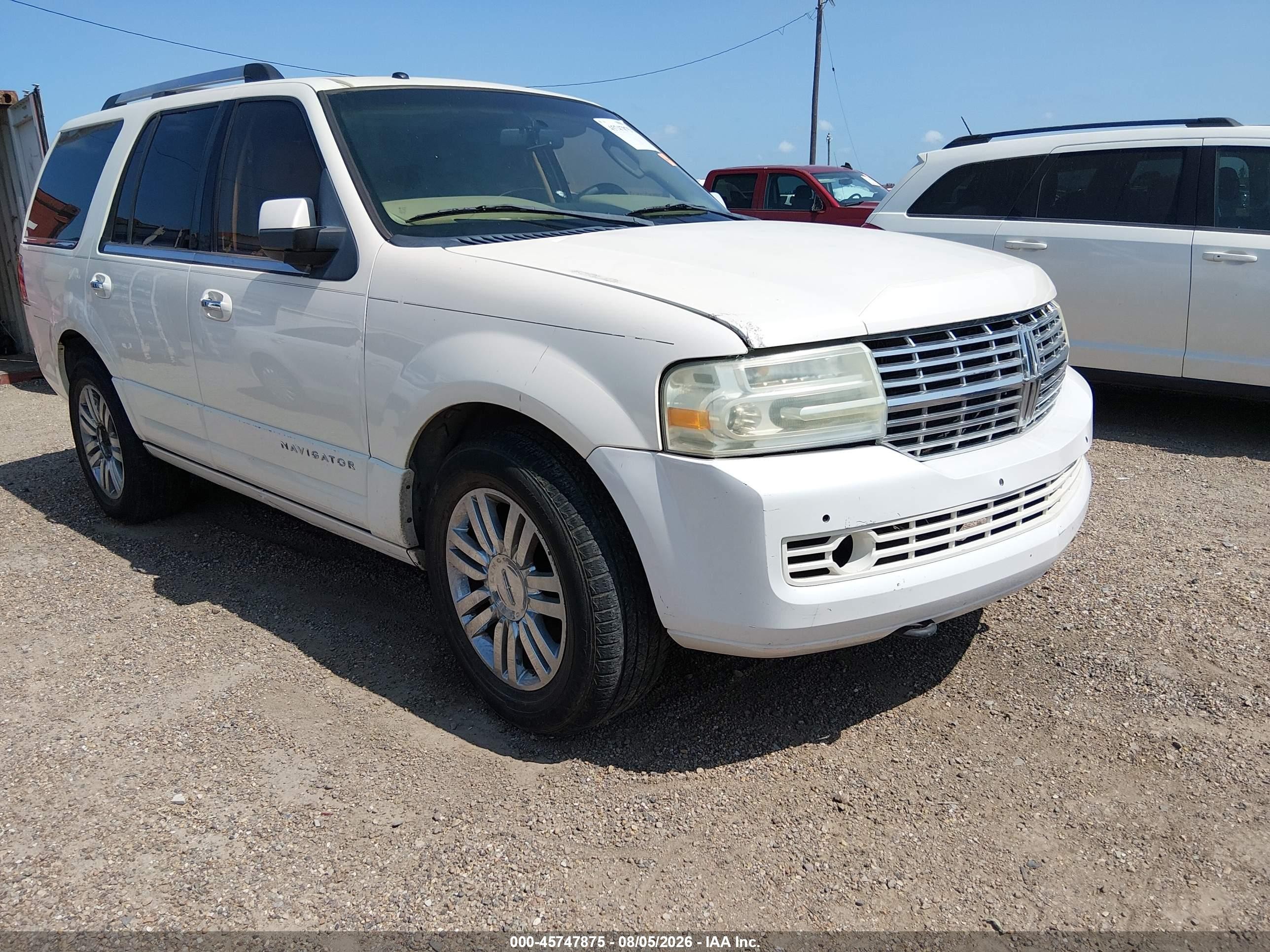 2008 Lincoln Navigator   White vin: 5LMFU27518LJ02275