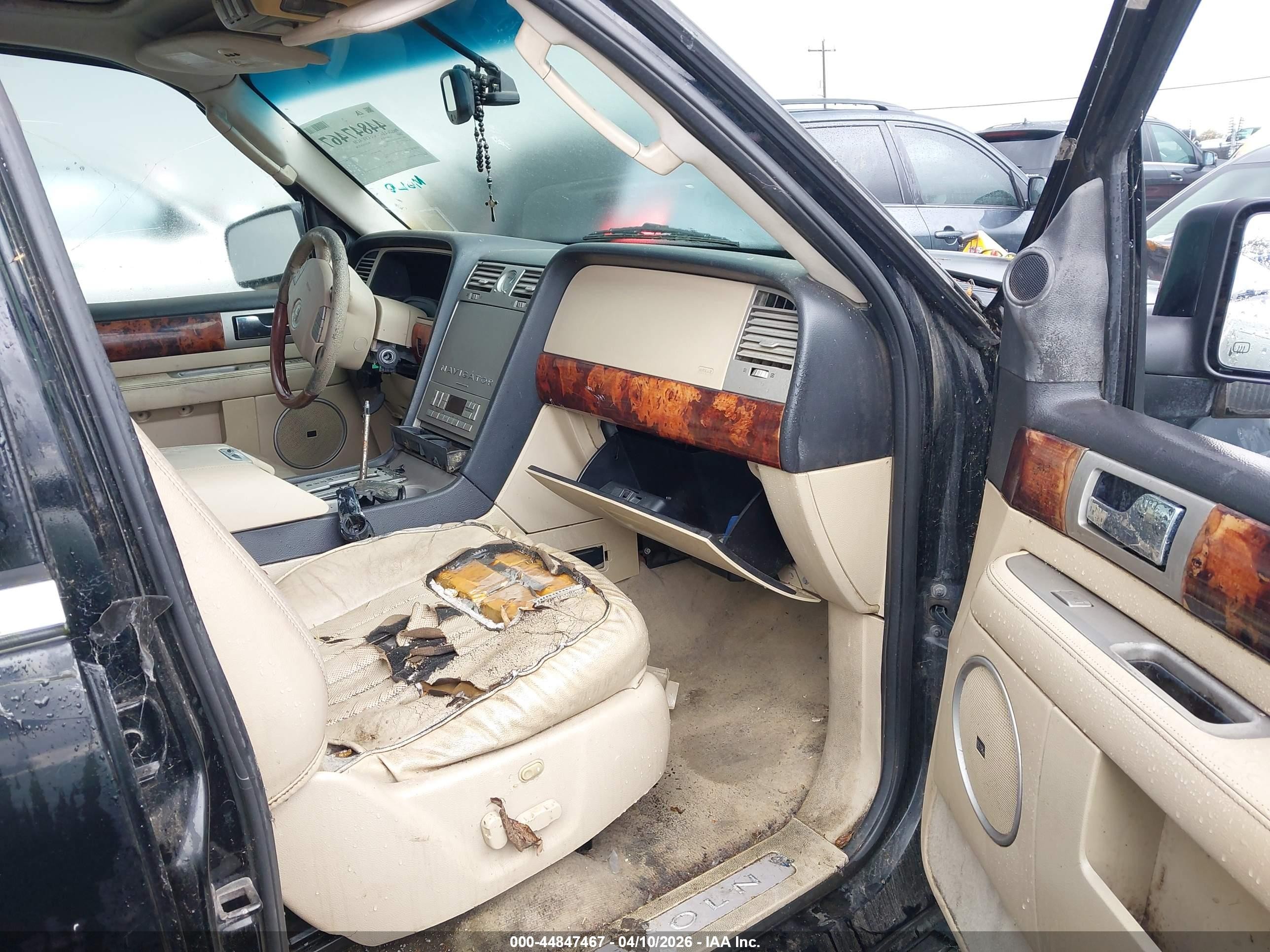 2005 Lincoln Navigator   Black vin: 5LMFU27525LJ18061