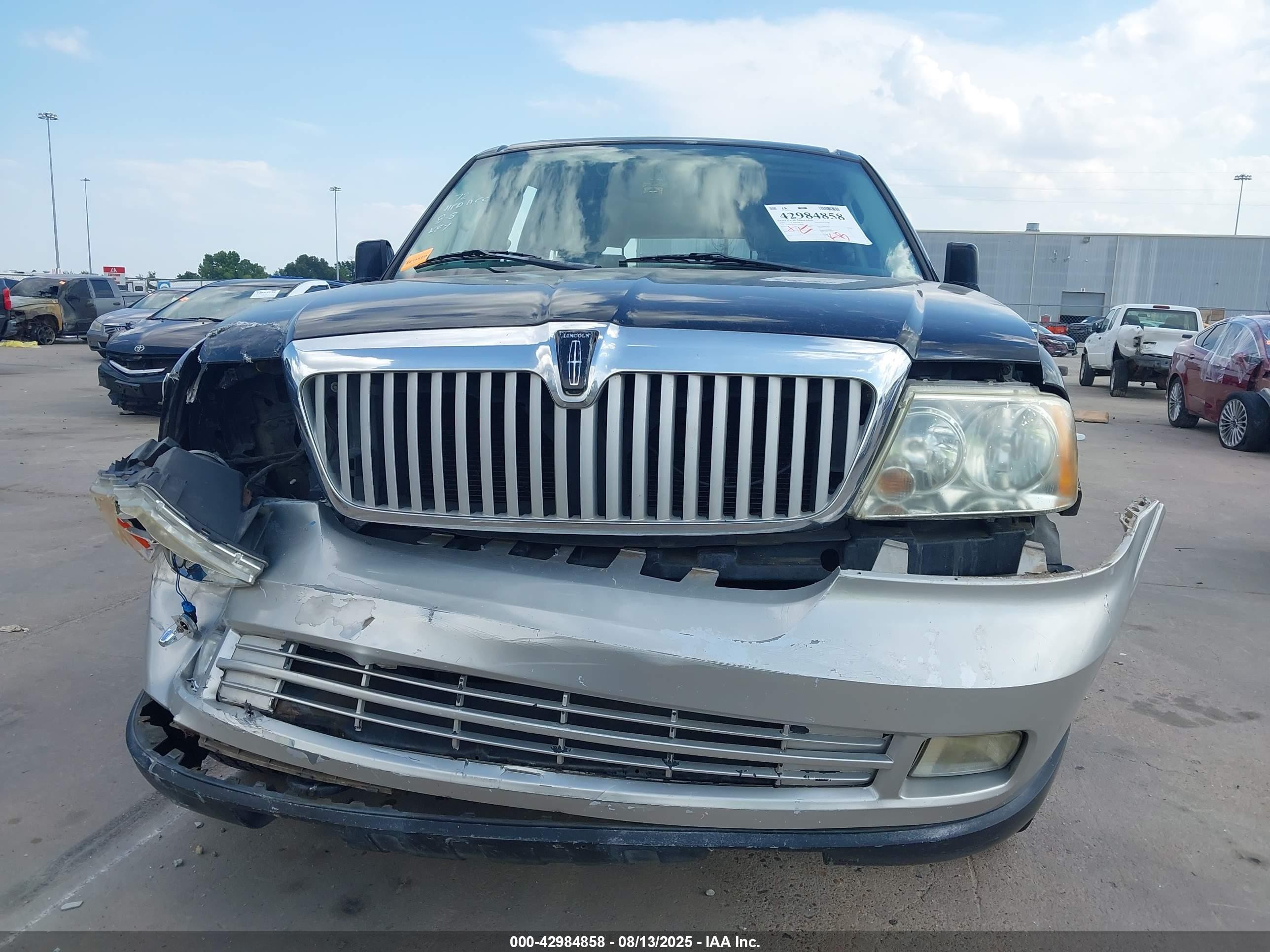 2005 Lincoln Navigator   Black vin: 5LMFU27525LJ24958