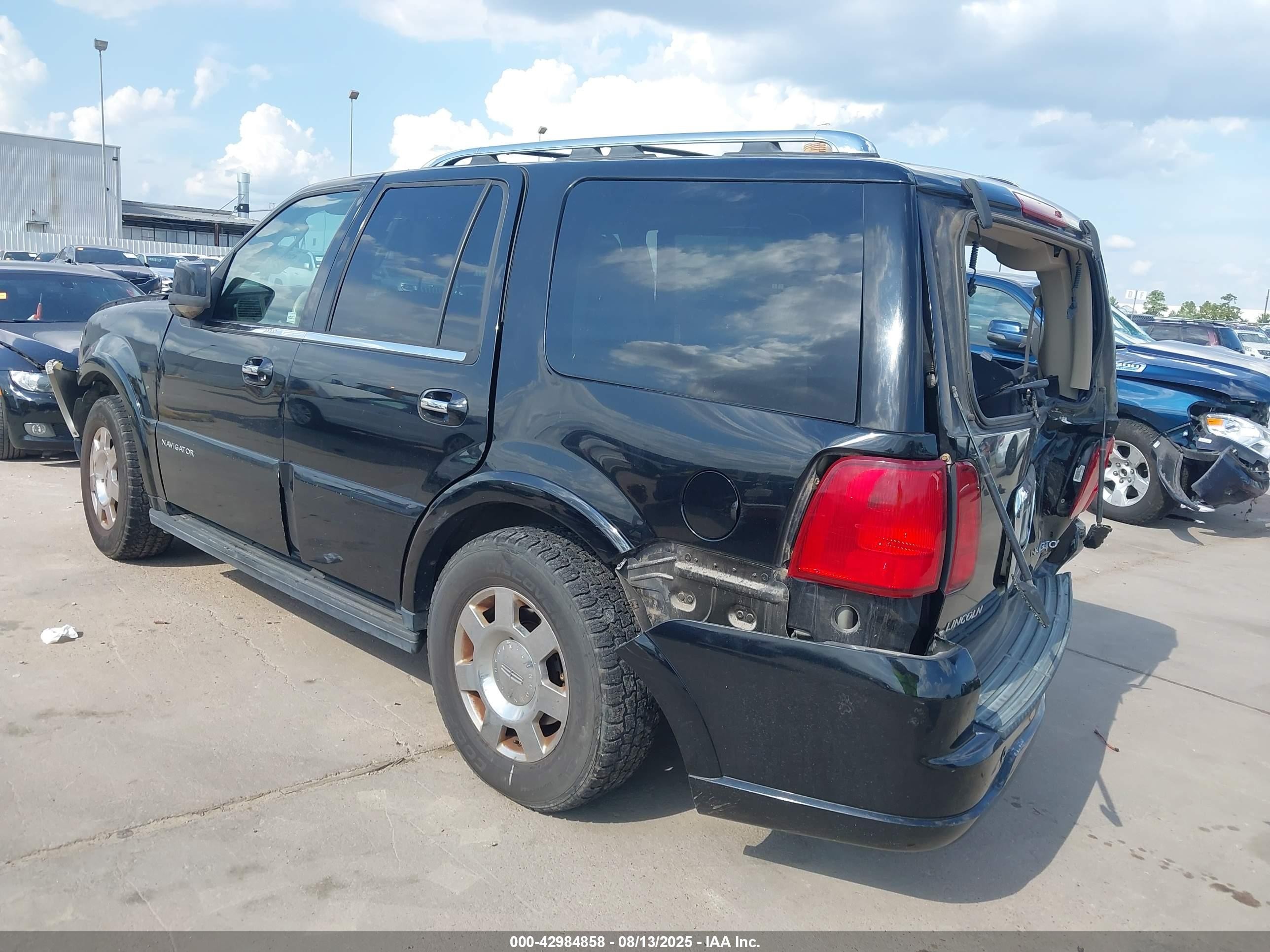 2005 Lincoln Navigator   Black vin: 5LMFU27525LJ24958