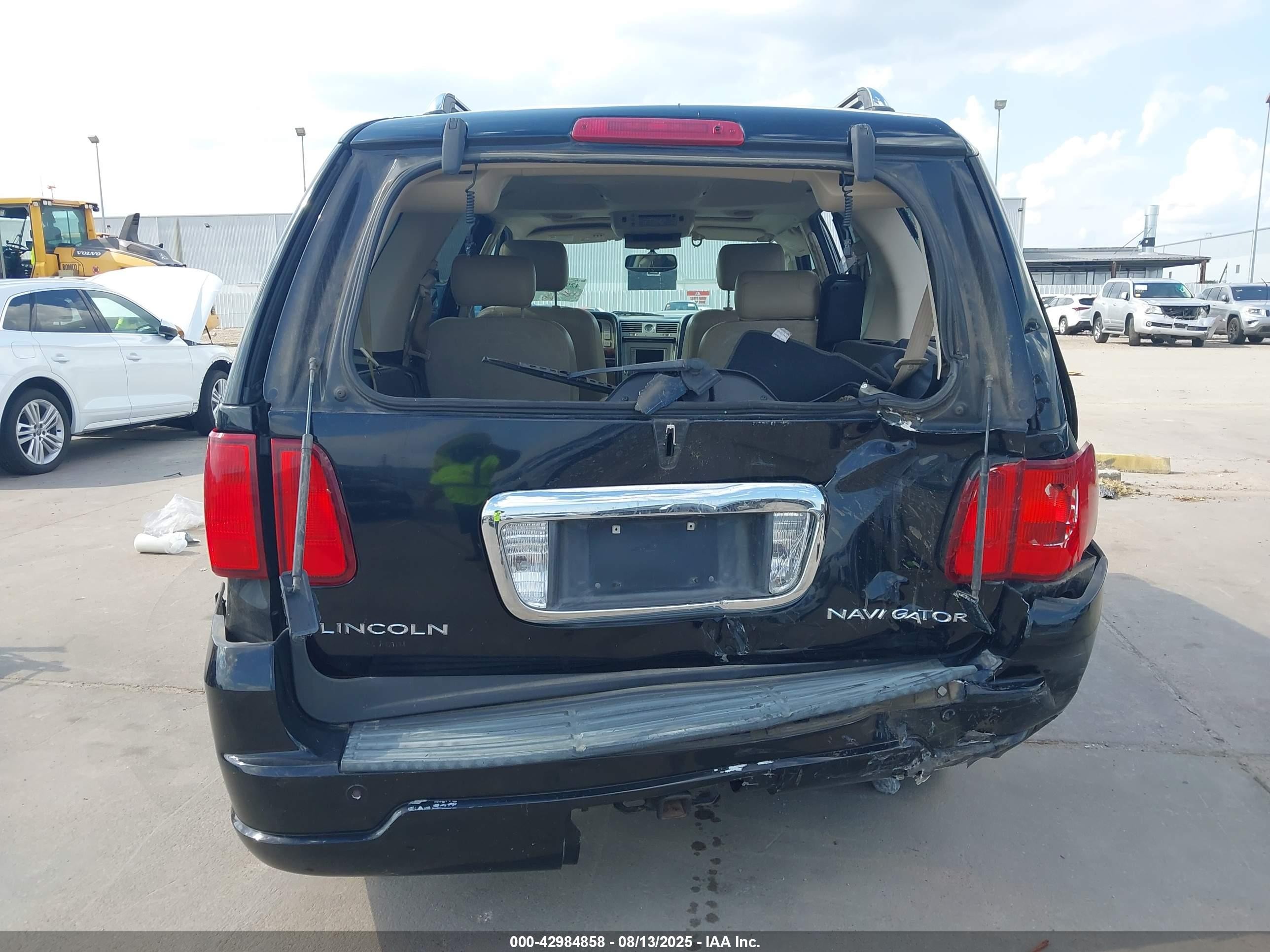 2005 Lincoln Navigator   Black vin: 5LMFU27525LJ24958