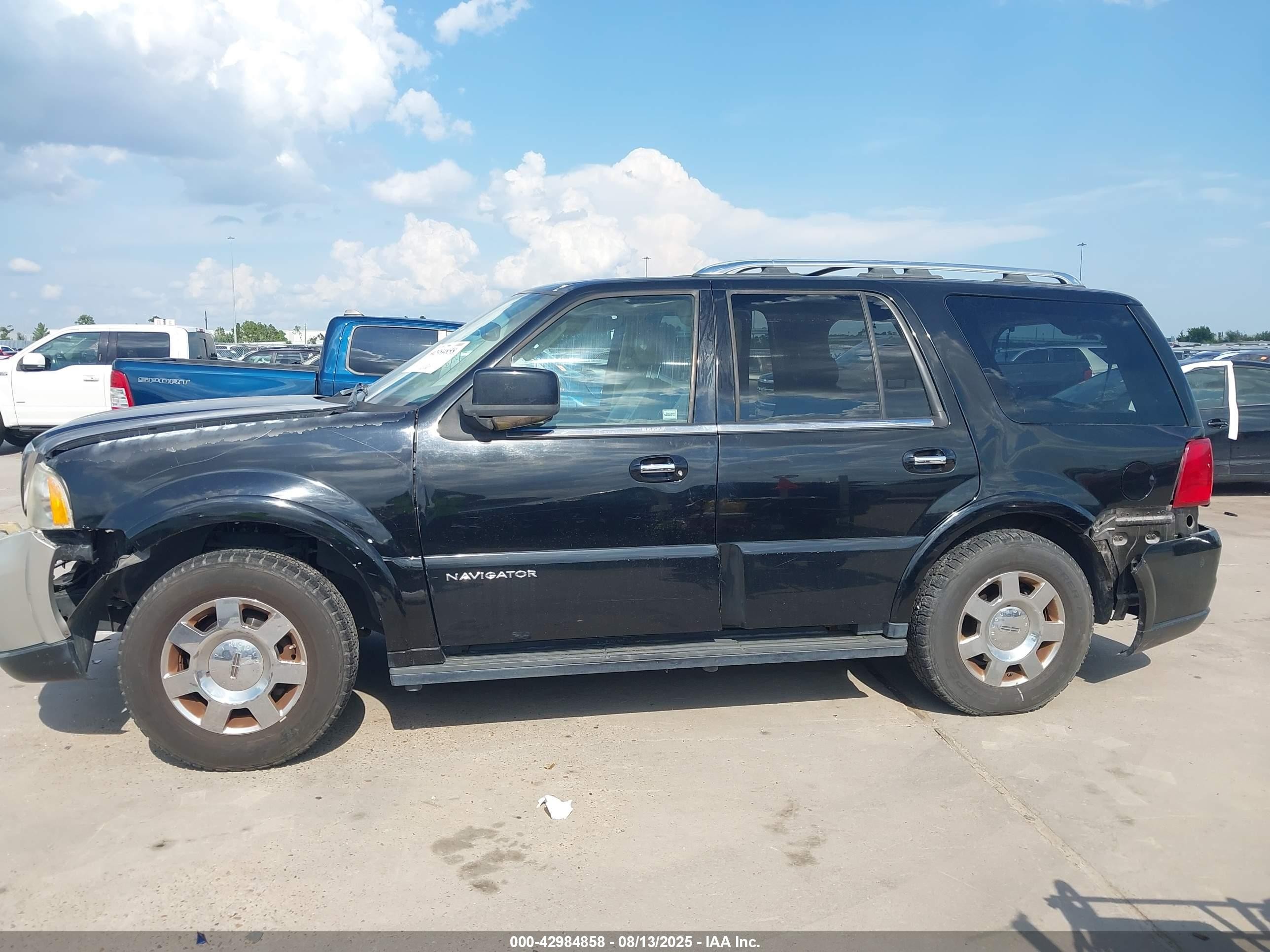 2005 Lincoln Navigator   Black vin: 5LMFU27525LJ24958