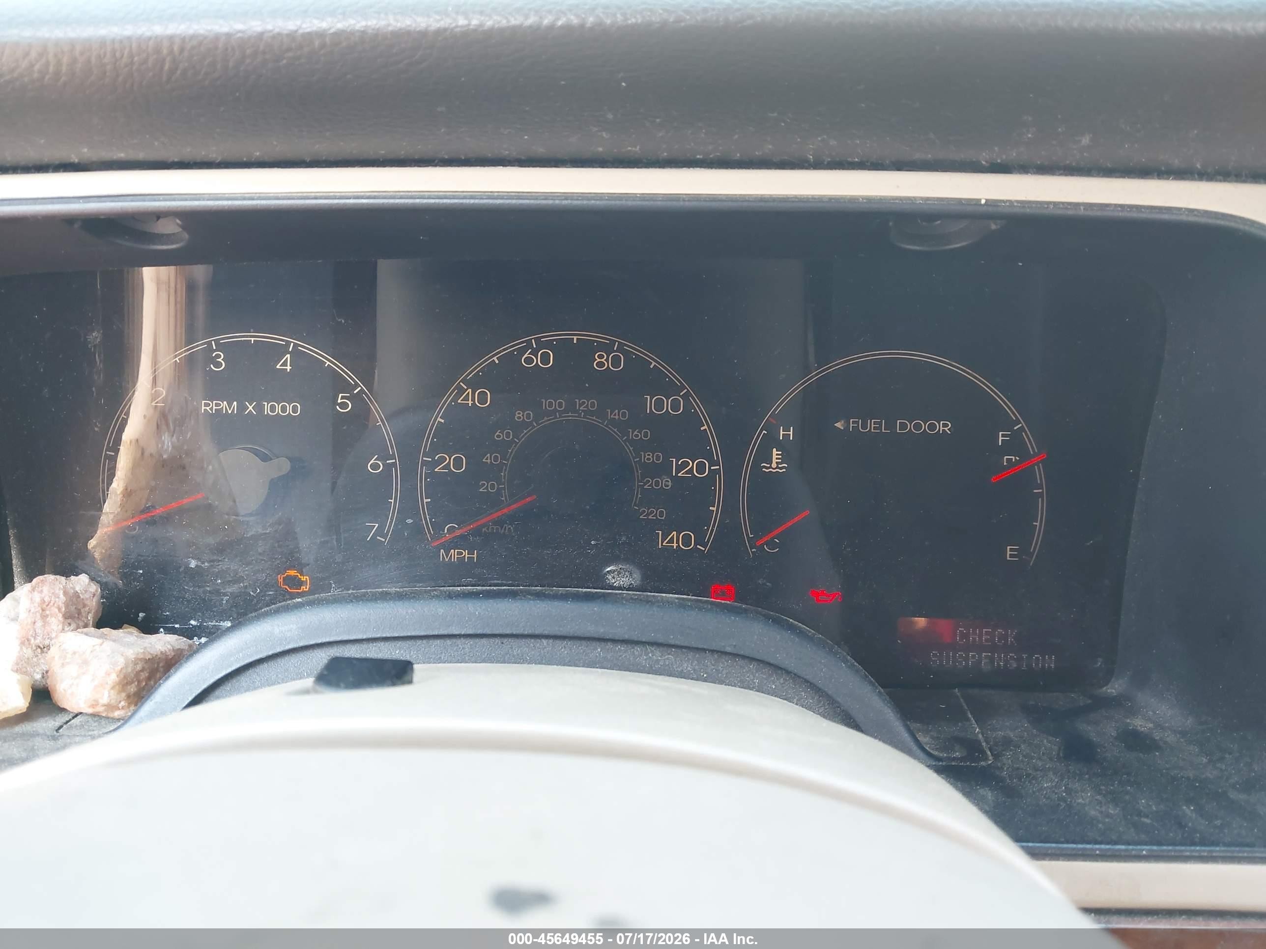 2005 Lincoln Navigator   White vin: 5LMFU27535LJ24516