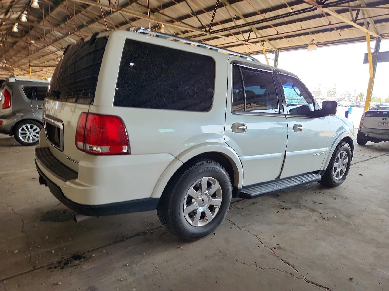 2006 Lincoln Navigator Белый vin: 5LMFU27536LJ12755