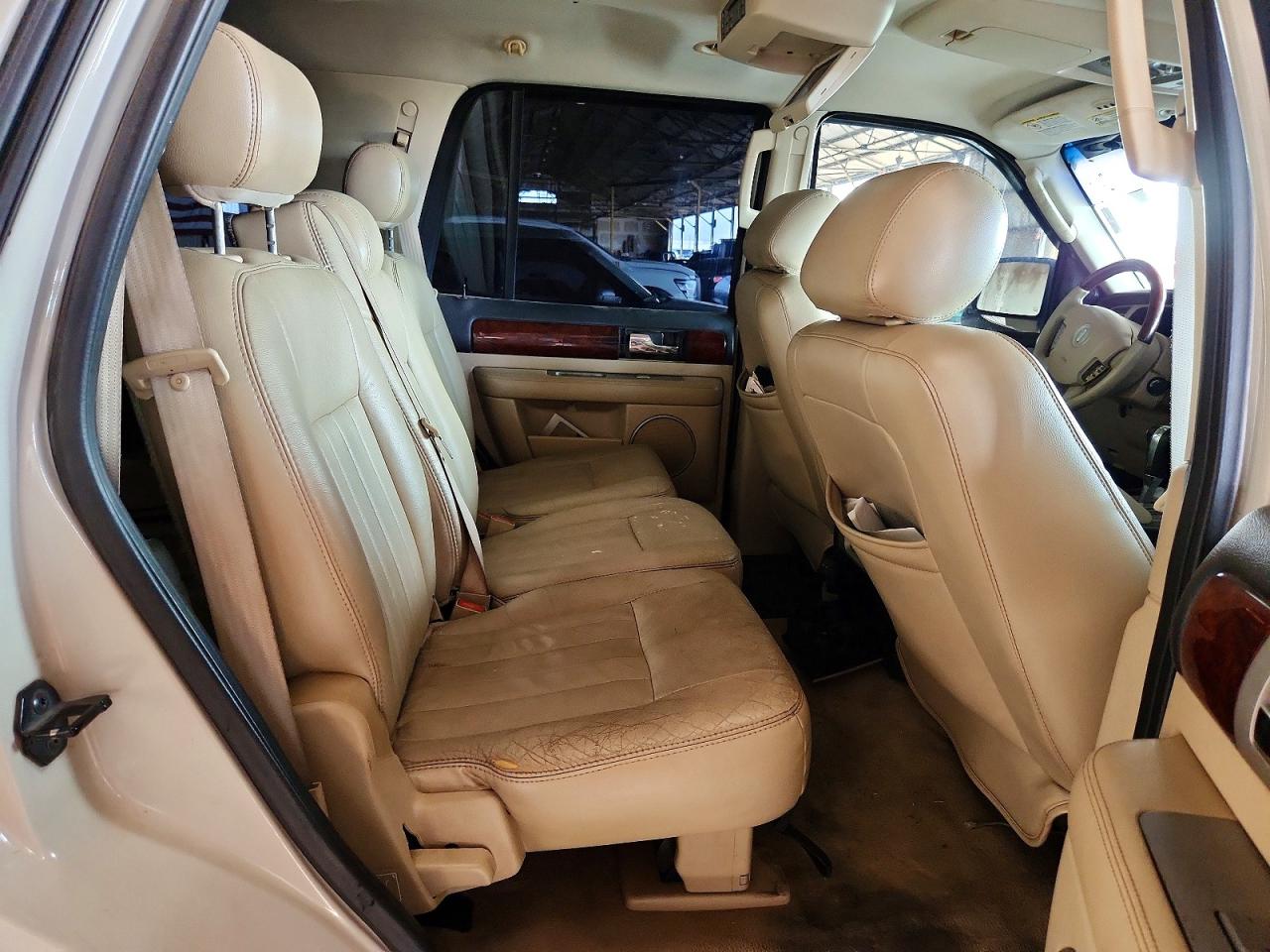 2006 Lincoln Navigator Белый vin: 5LMFU27536LJ12755