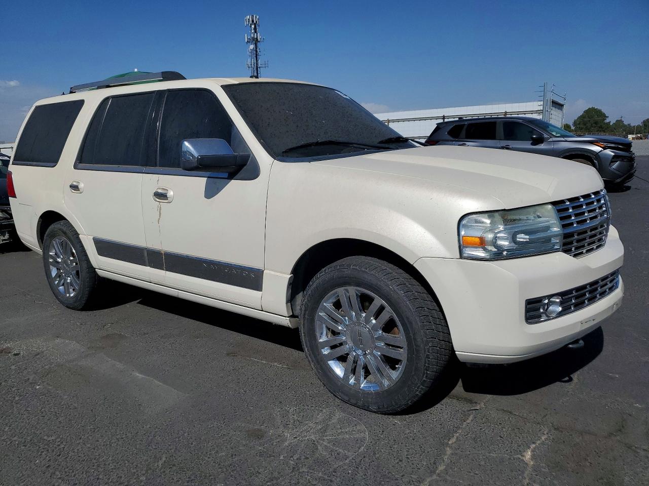2008 Lincoln Navigator Beige vin: 5LMFU27538LJ05534