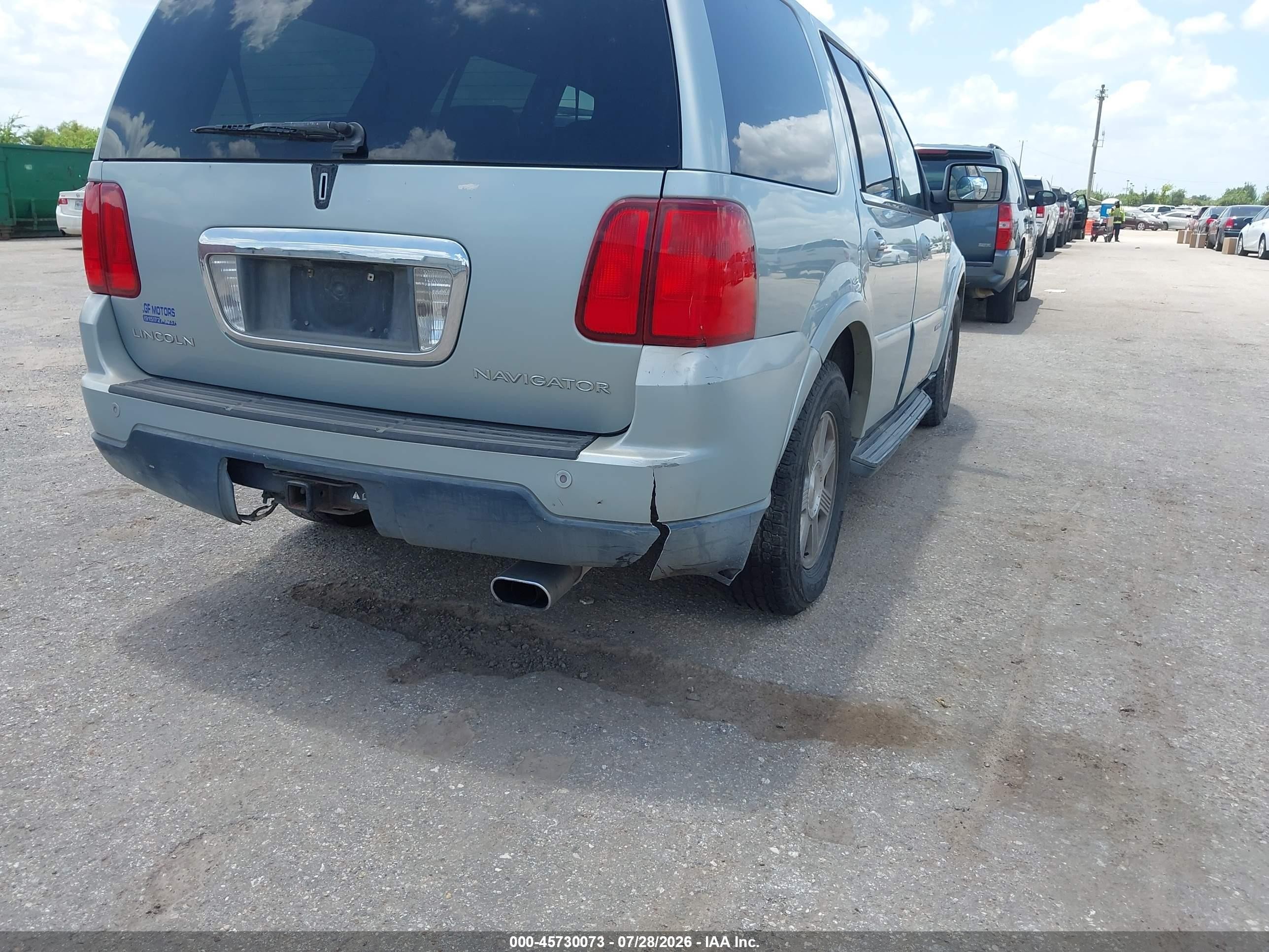 2005 Lincoln Navigator   Gray vin: 5LMFU27545LJ12617