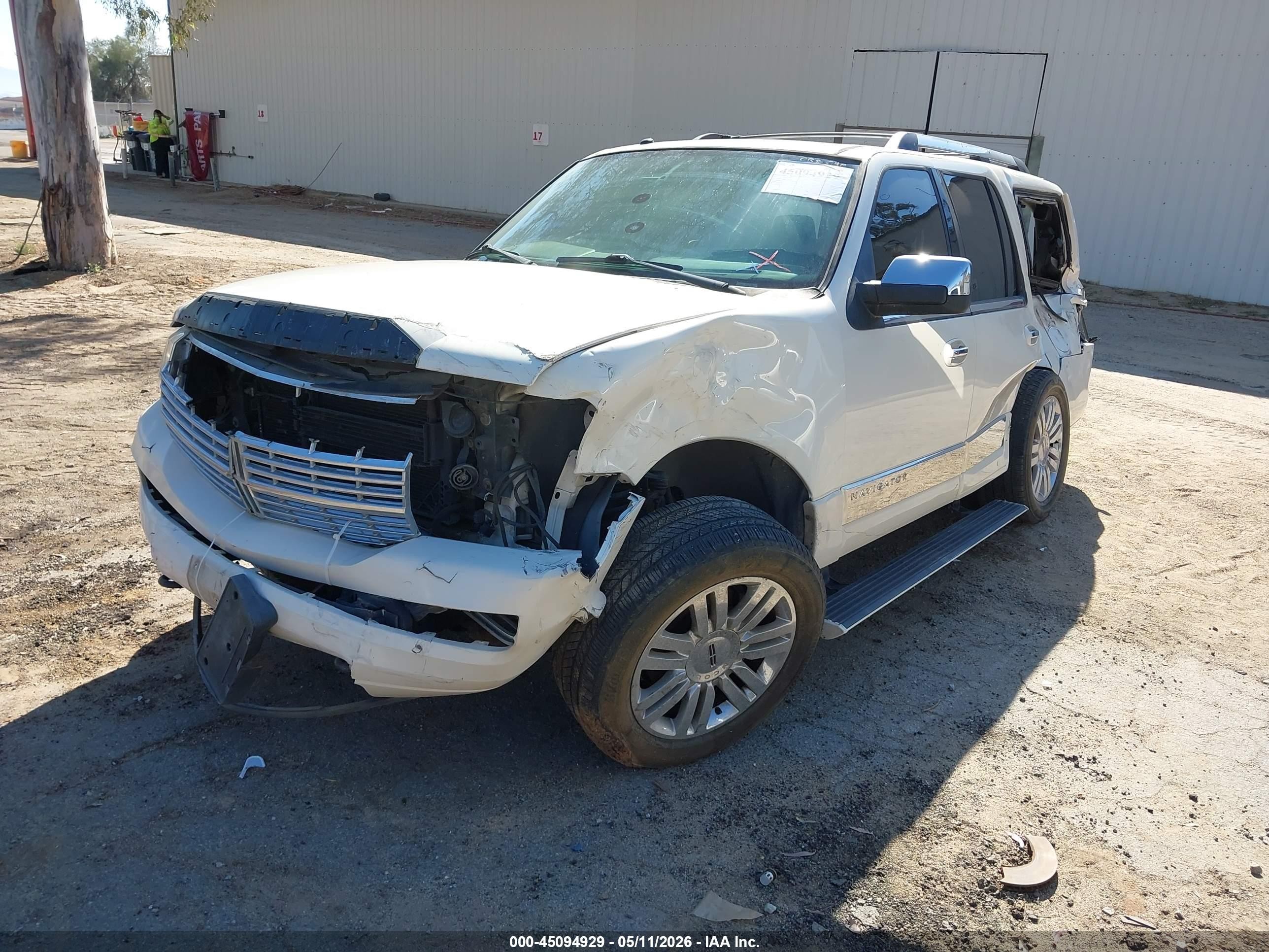 2007 Lincoln Navigator Ultimate White vin: 5LMFU27547LJ00163