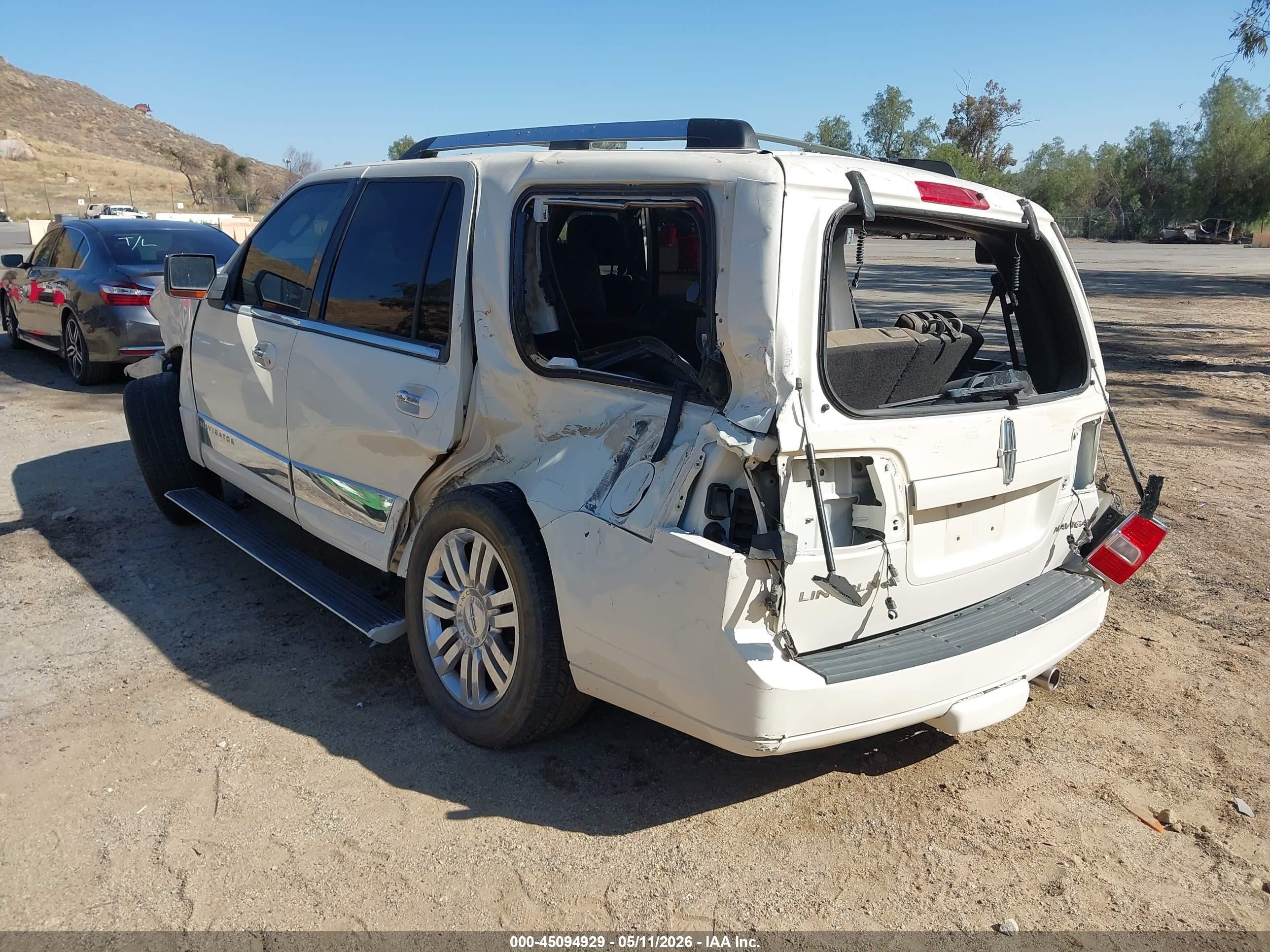 2007 Lincoln Navigator Ultimate White vin: 5LMFU27547LJ00163