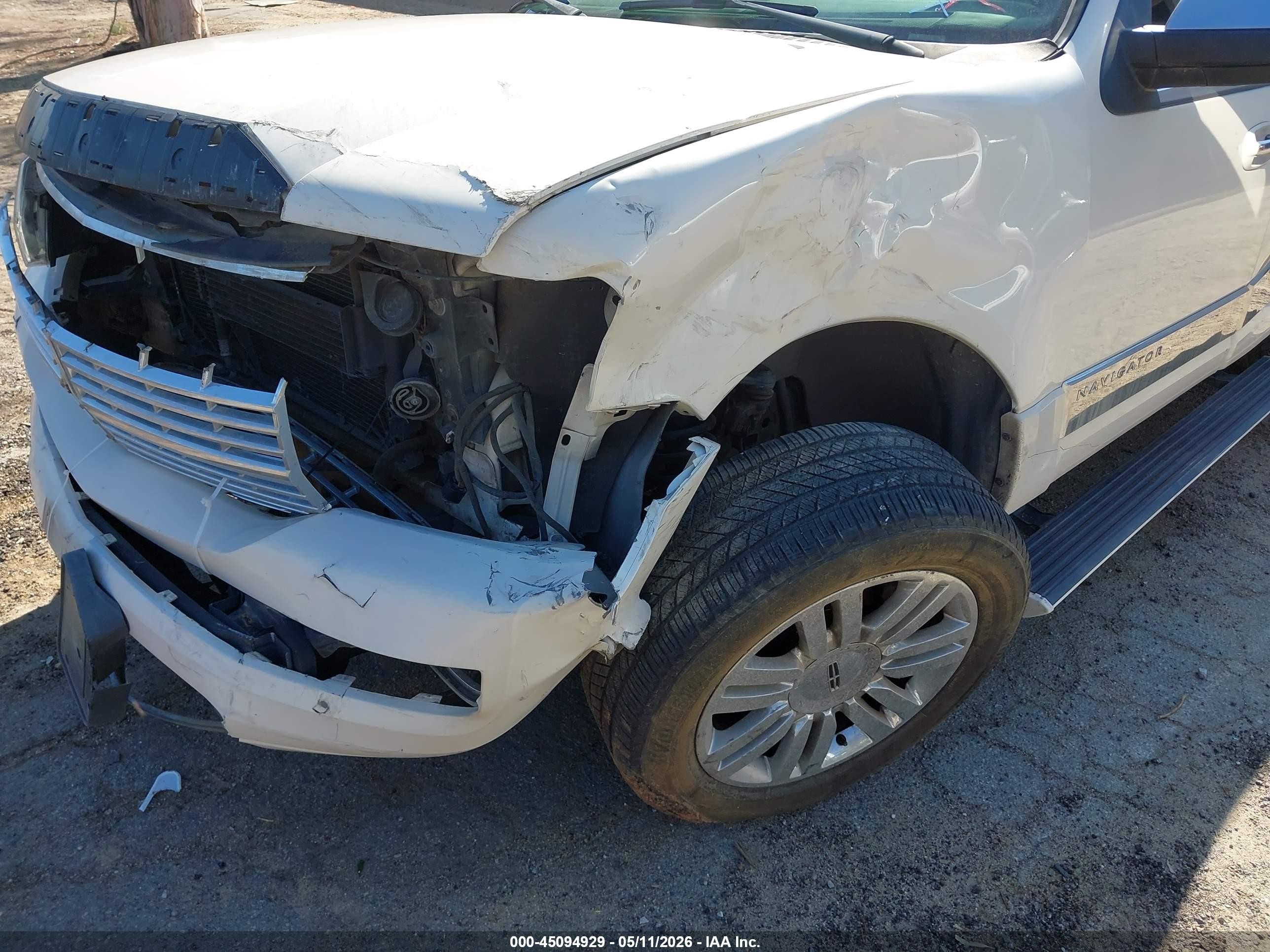 2007 Lincoln Navigator Ultimate White vin: 5LMFU27547LJ00163