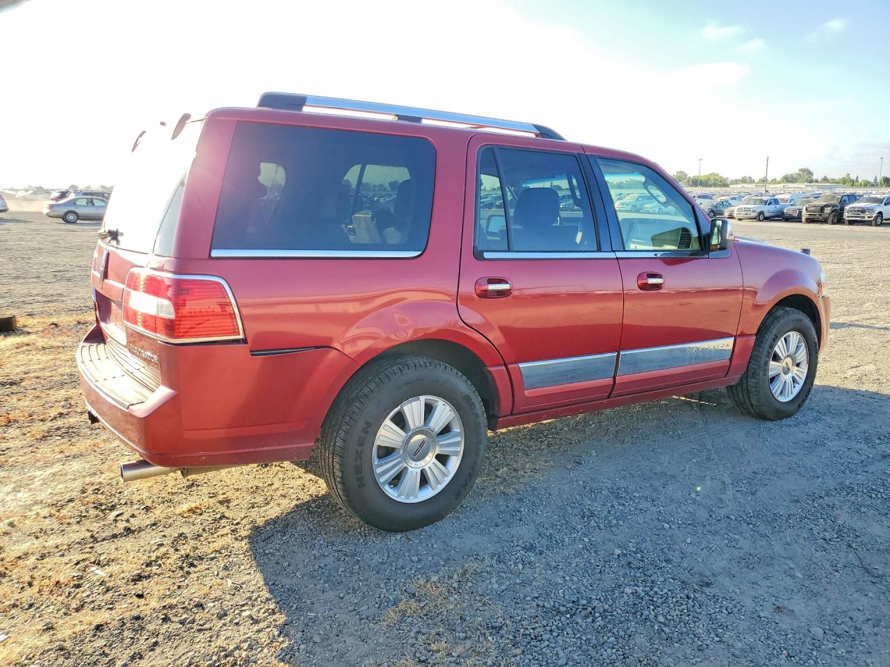 2007 Lincoln Navigator Burgundy vin: 5LMFU27547LJ05329