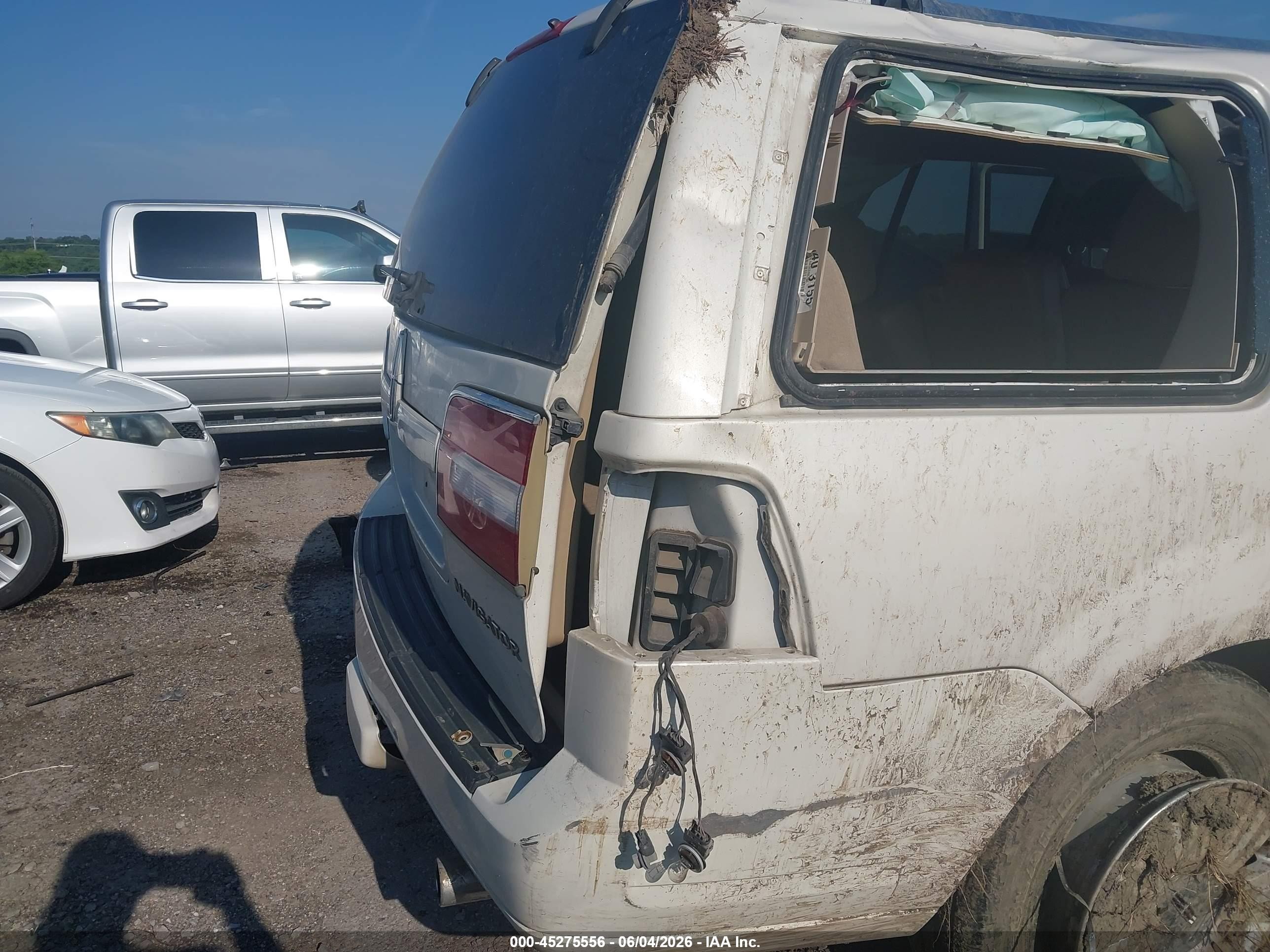 2007 Lincoln Navigator Ultimate White vin: 5LMFU27547LJ13110