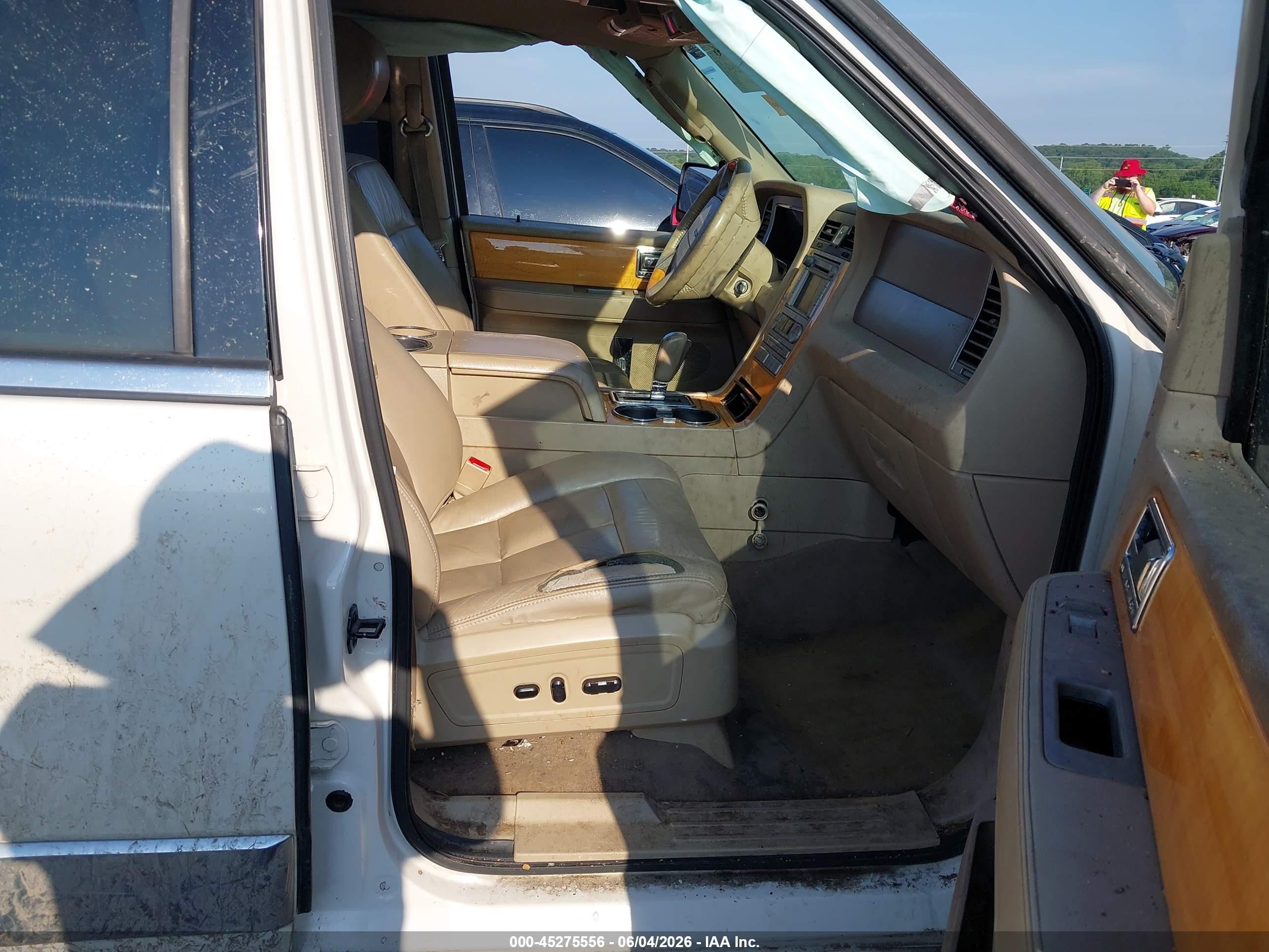 2007 Lincoln Navigator Ultimate White vin: 5LMFU27547LJ13110