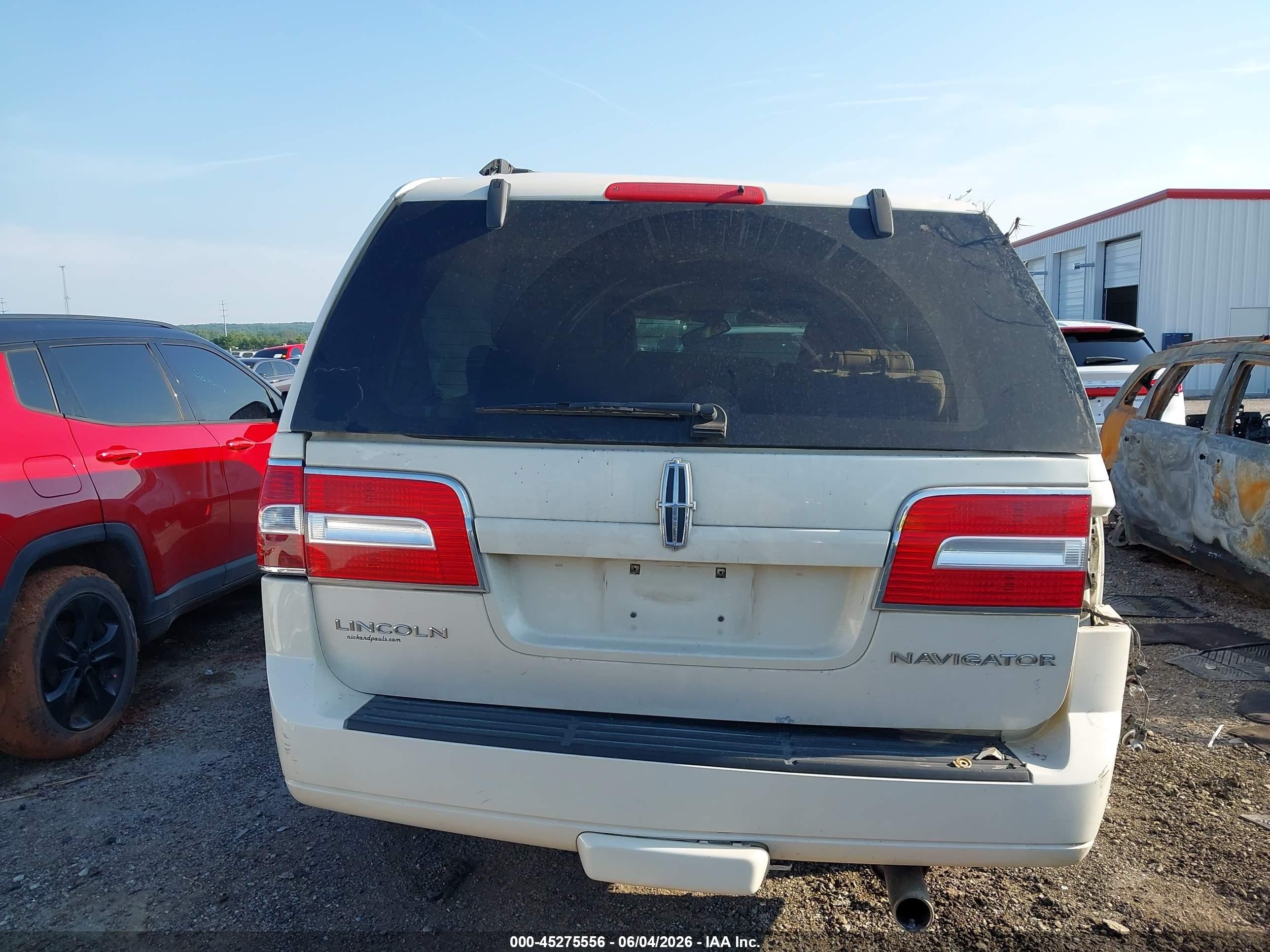 2007 Lincoln Navigator Ultimate White vin: 5LMFU27547LJ13110
