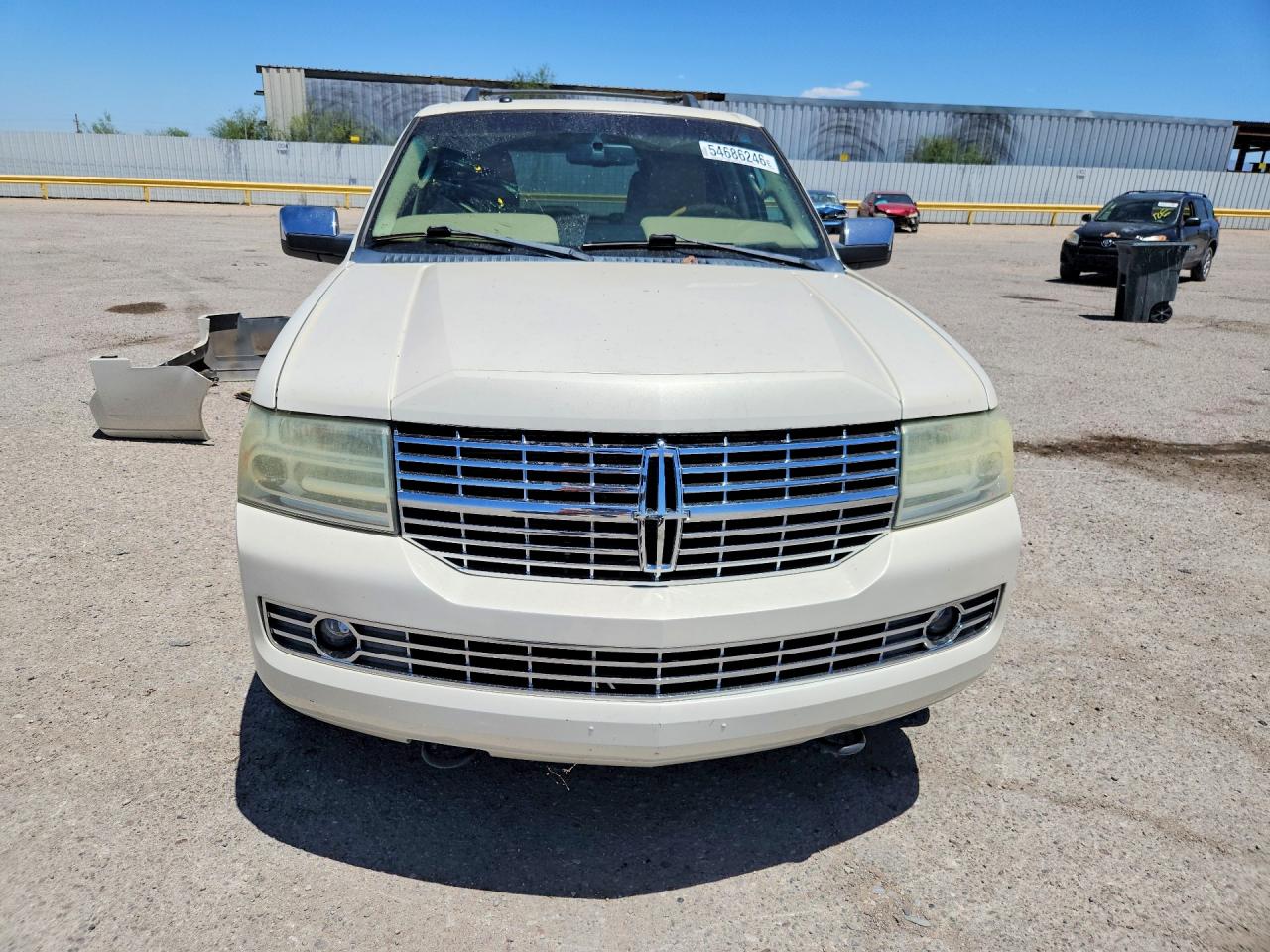 2007 Lincoln Navigator Cream vin: 5LMFU27547LJ24026