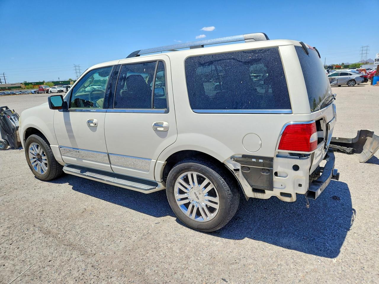 2007 Lincoln Navigator Cream vin: 5LMFU27547LJ24026