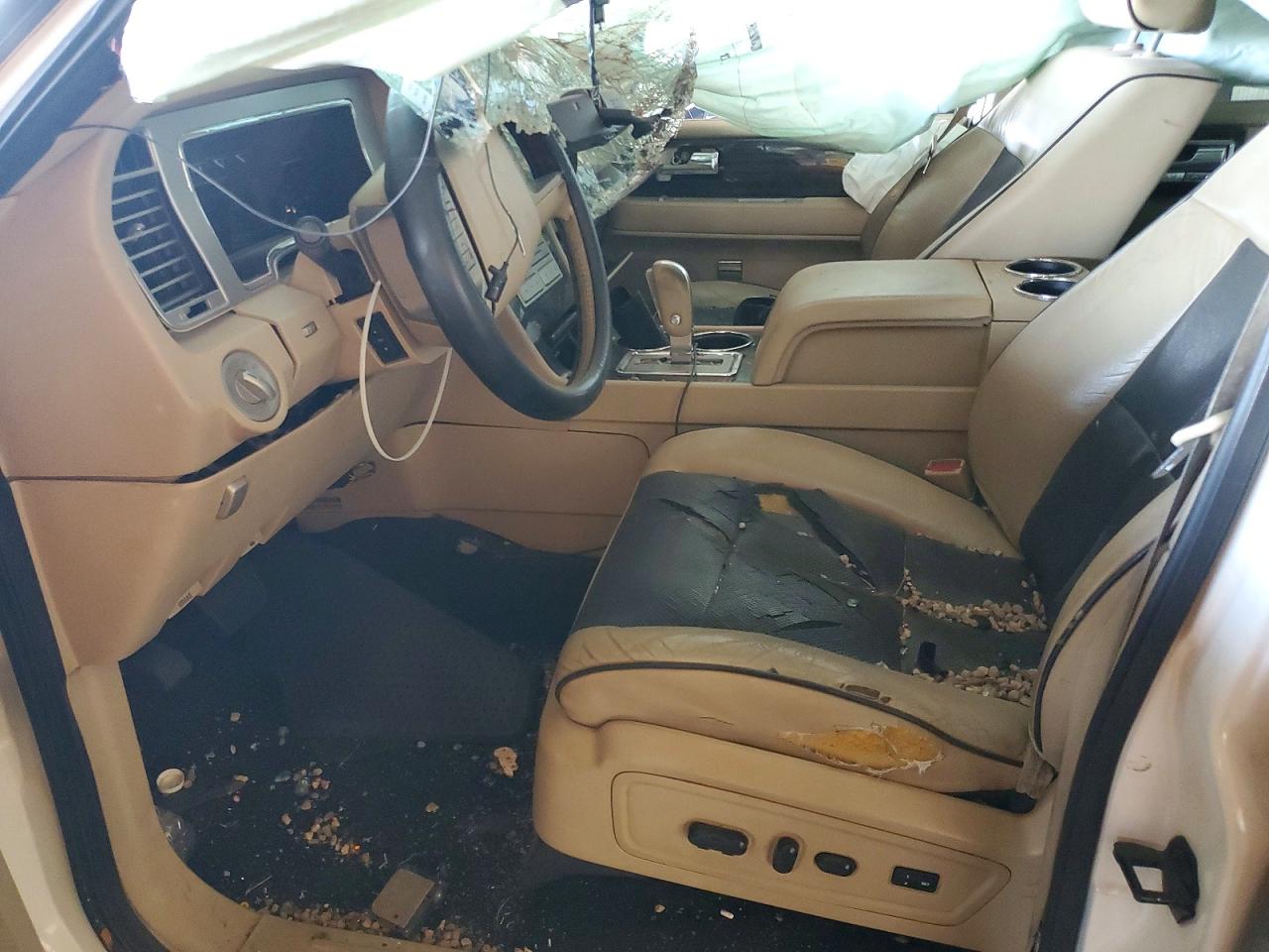 2008 Lincoln Navigator White vin: 5LMFU27548LJ07471