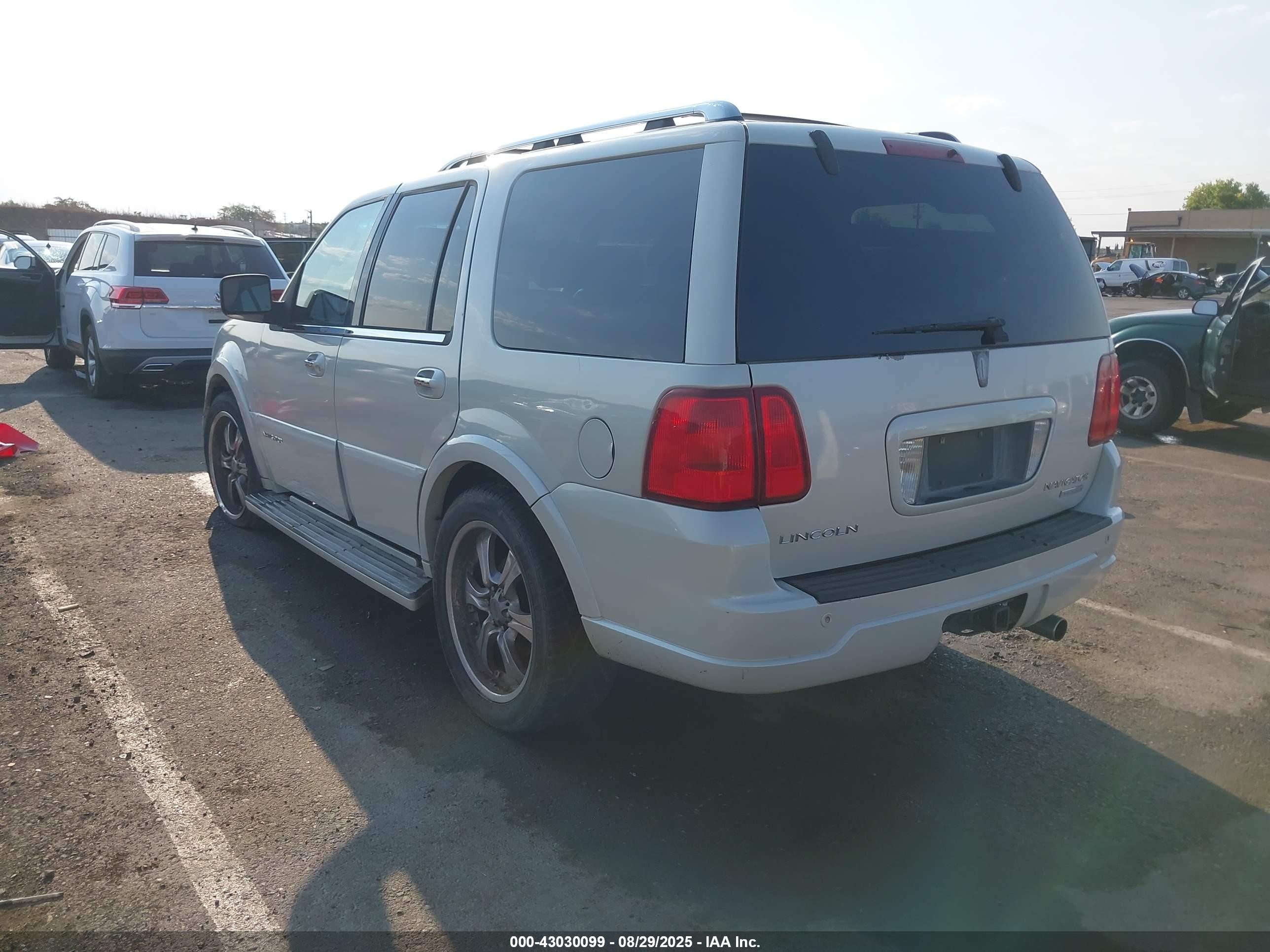 2006 Lincoln Navigator Luxury/ultimate White vin: 5LMFU27556LJ16290