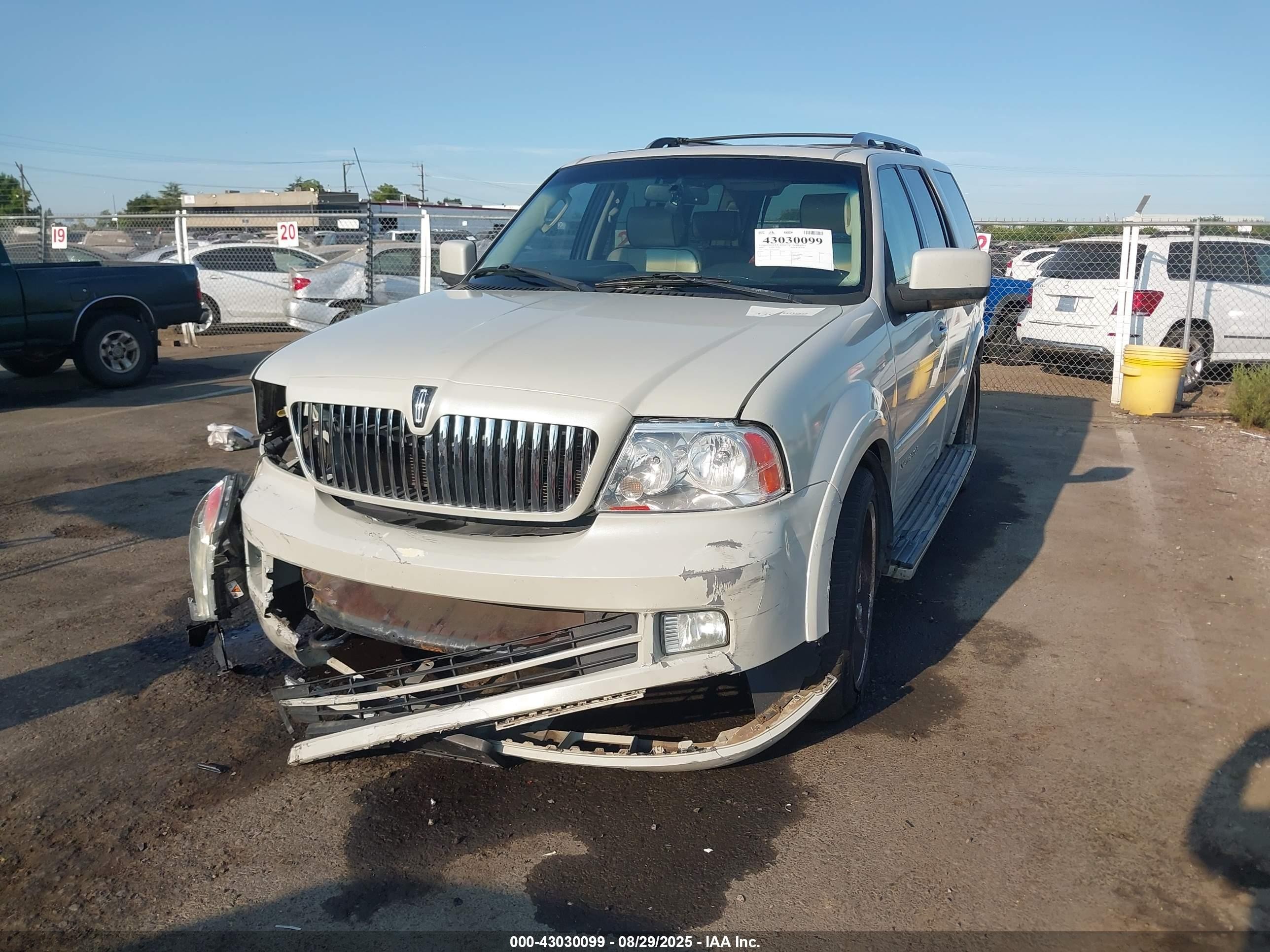 2006 Lincoln Navigator Luxury/ultimate White vin: 5LMFU27556LJ16290
