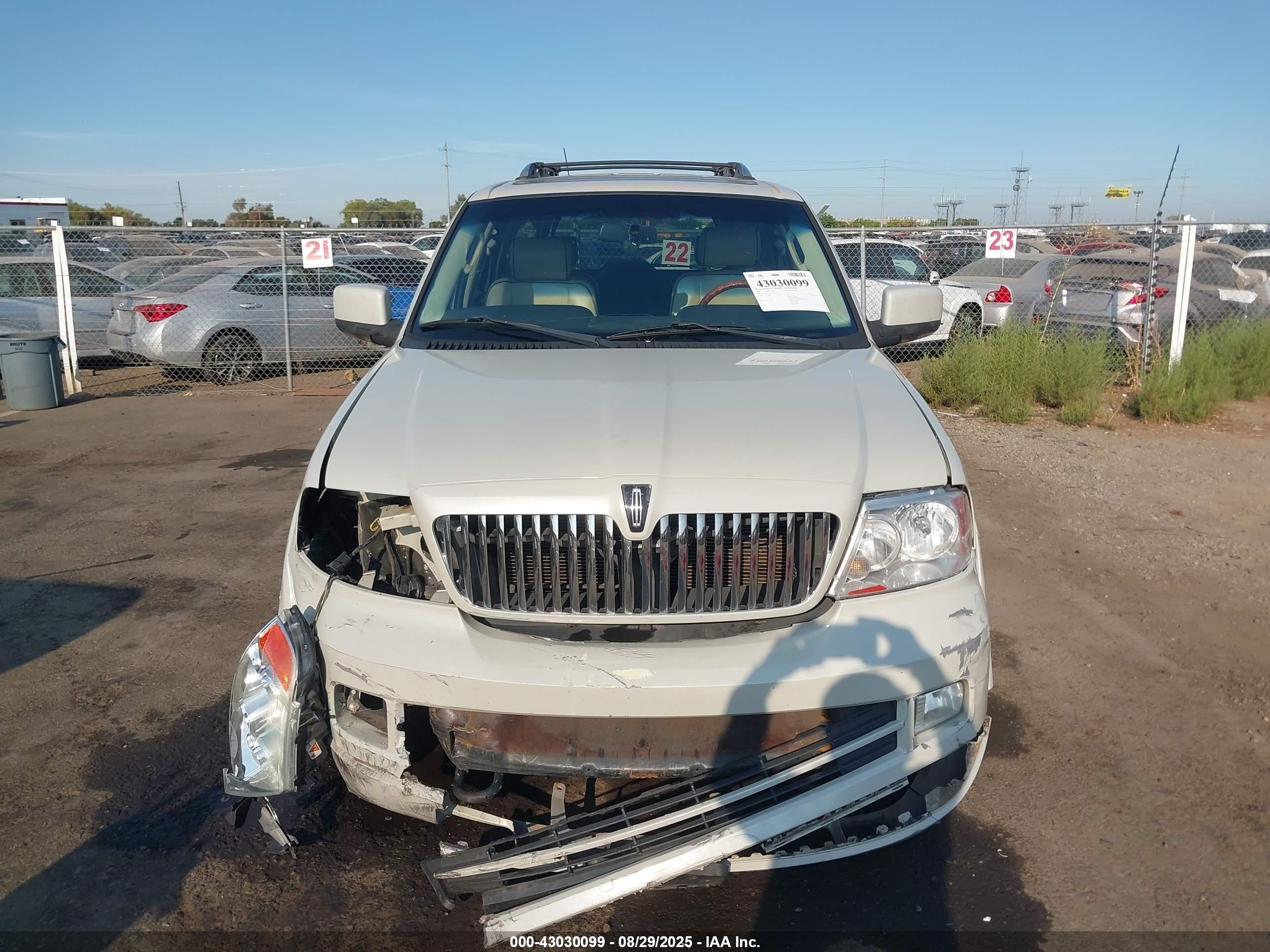 2006 Lincoln Navigator Luxury/ultimate White vin: 5LMFU27556LJ16290