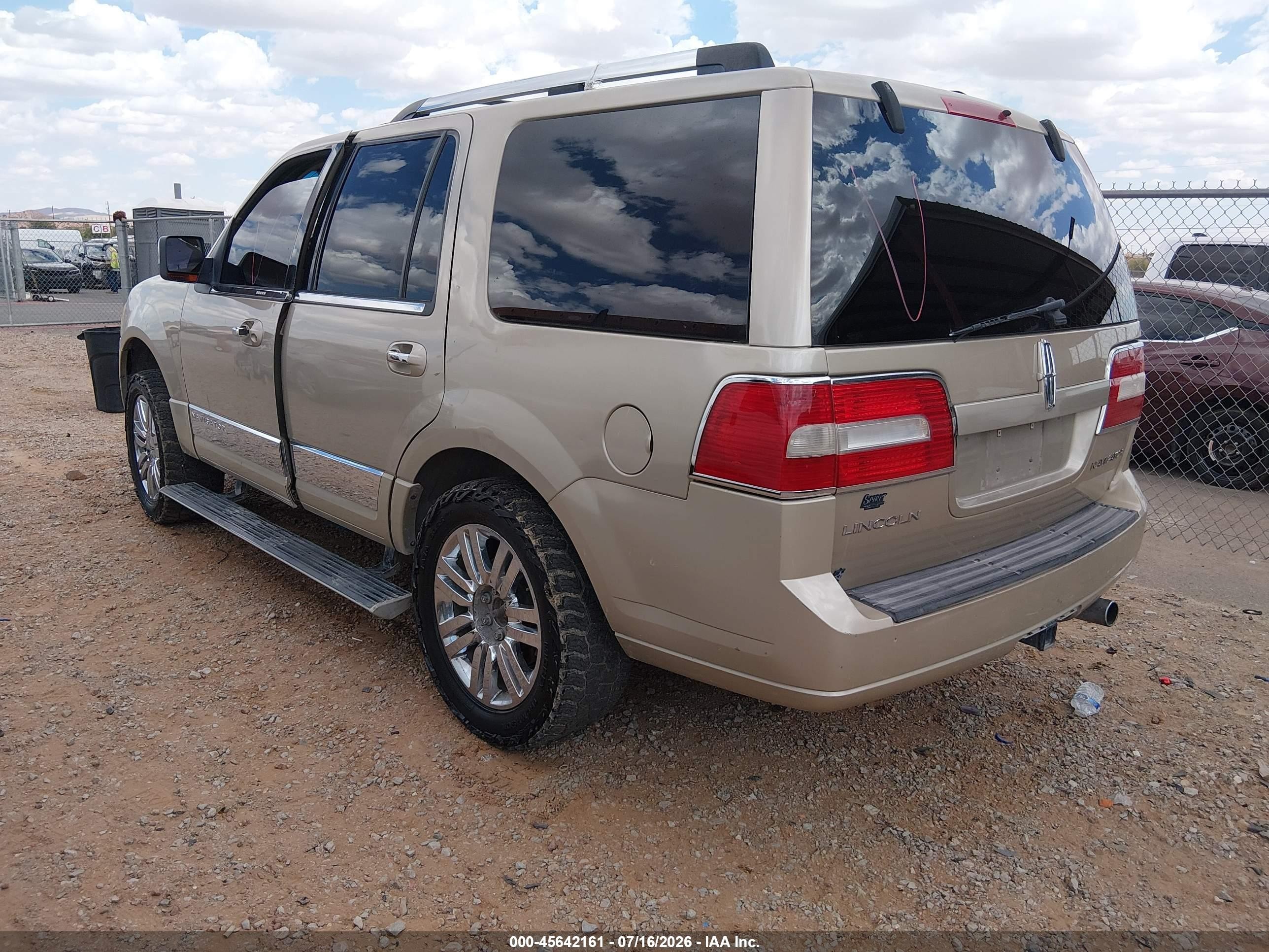 2007 Lincoln Navigator Ultimate Beige vin: 5LMFU27557LJ23189